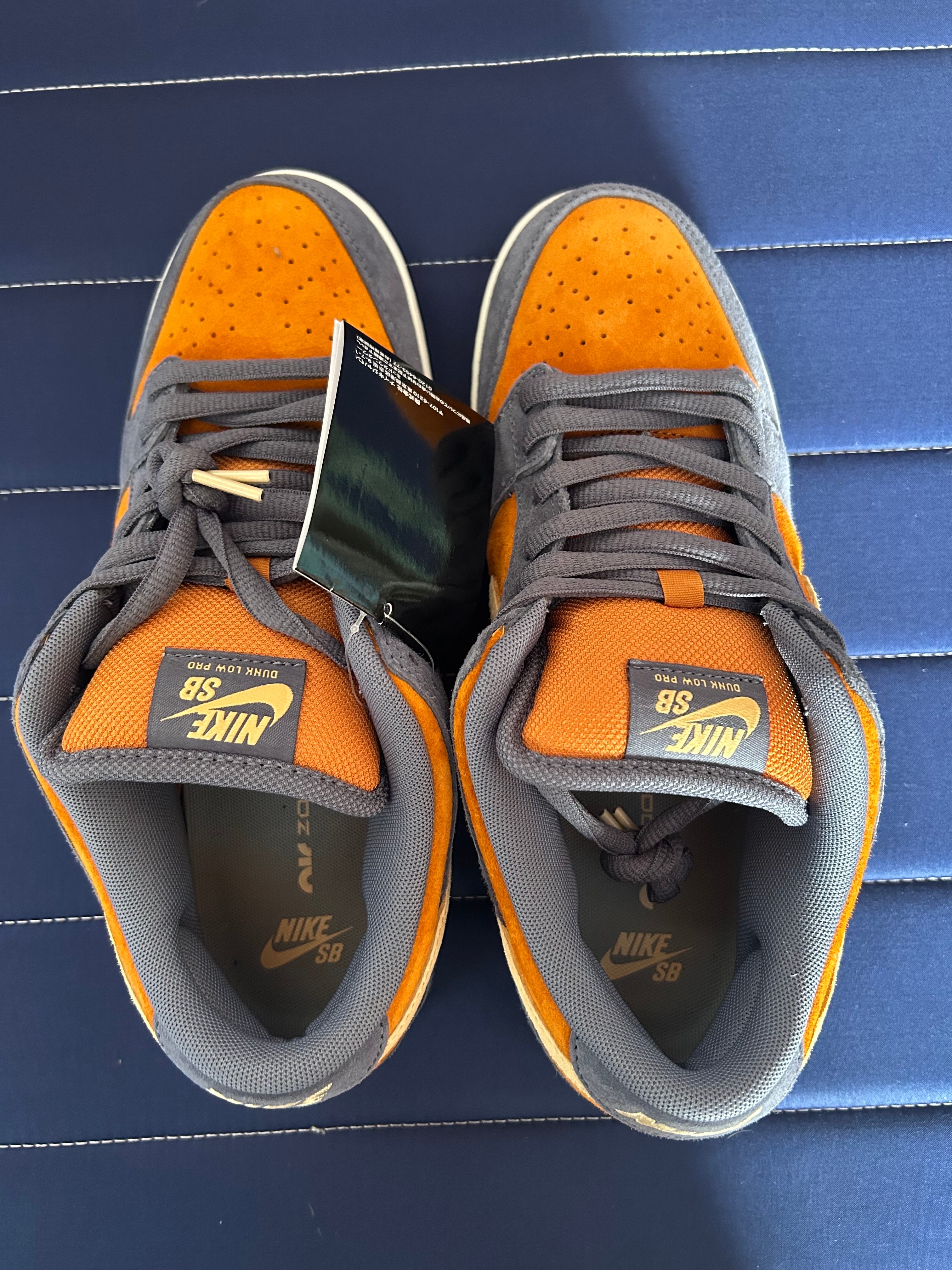 Nike SB Dunk Low Pro "Light Carbon and Monarch"