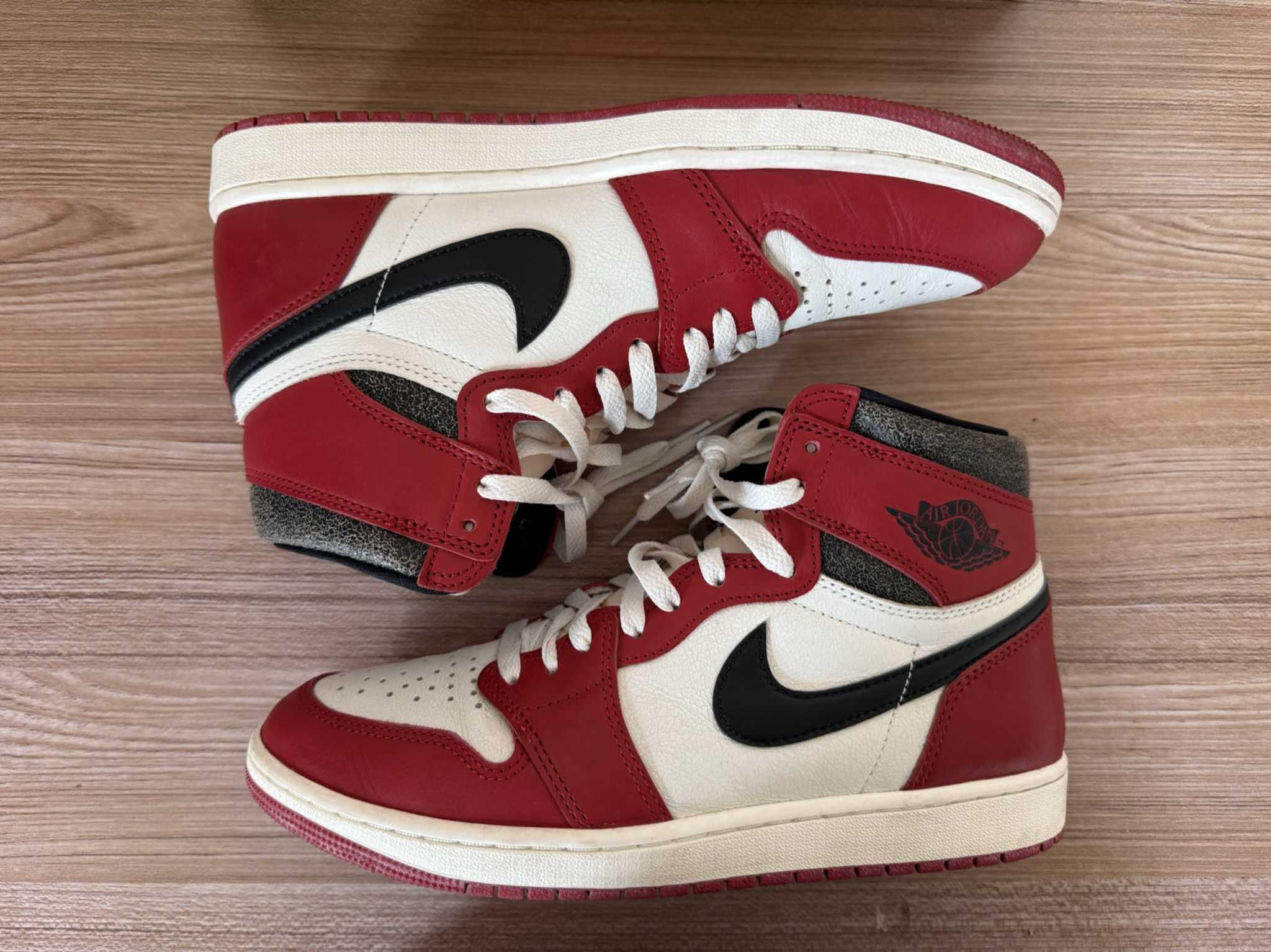 Nike Air Jordan 1 High OG "Lost & Found/Chicago"