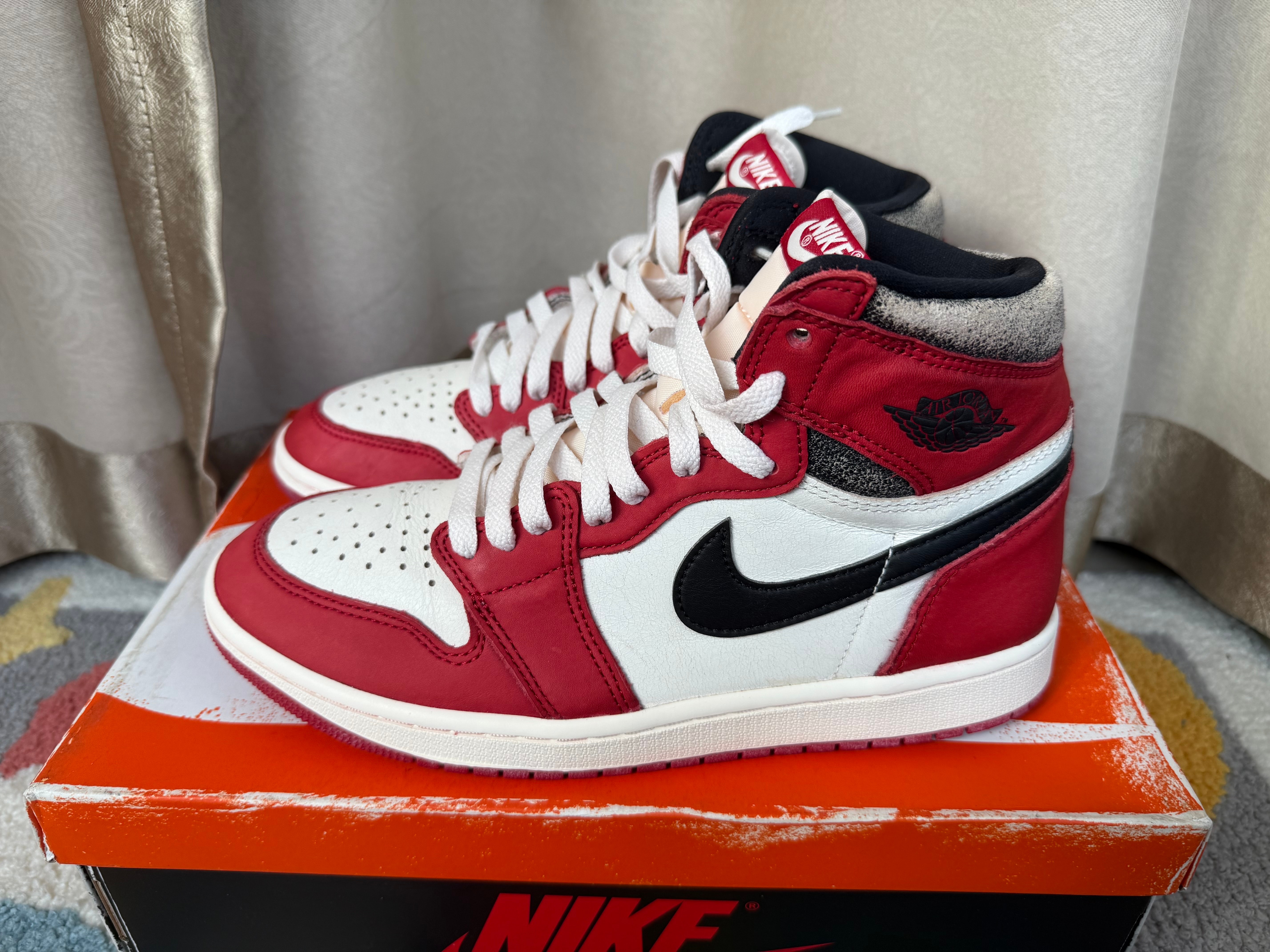 Nike Air Jordan 1 High OG "Lost & Found/Chicago"
