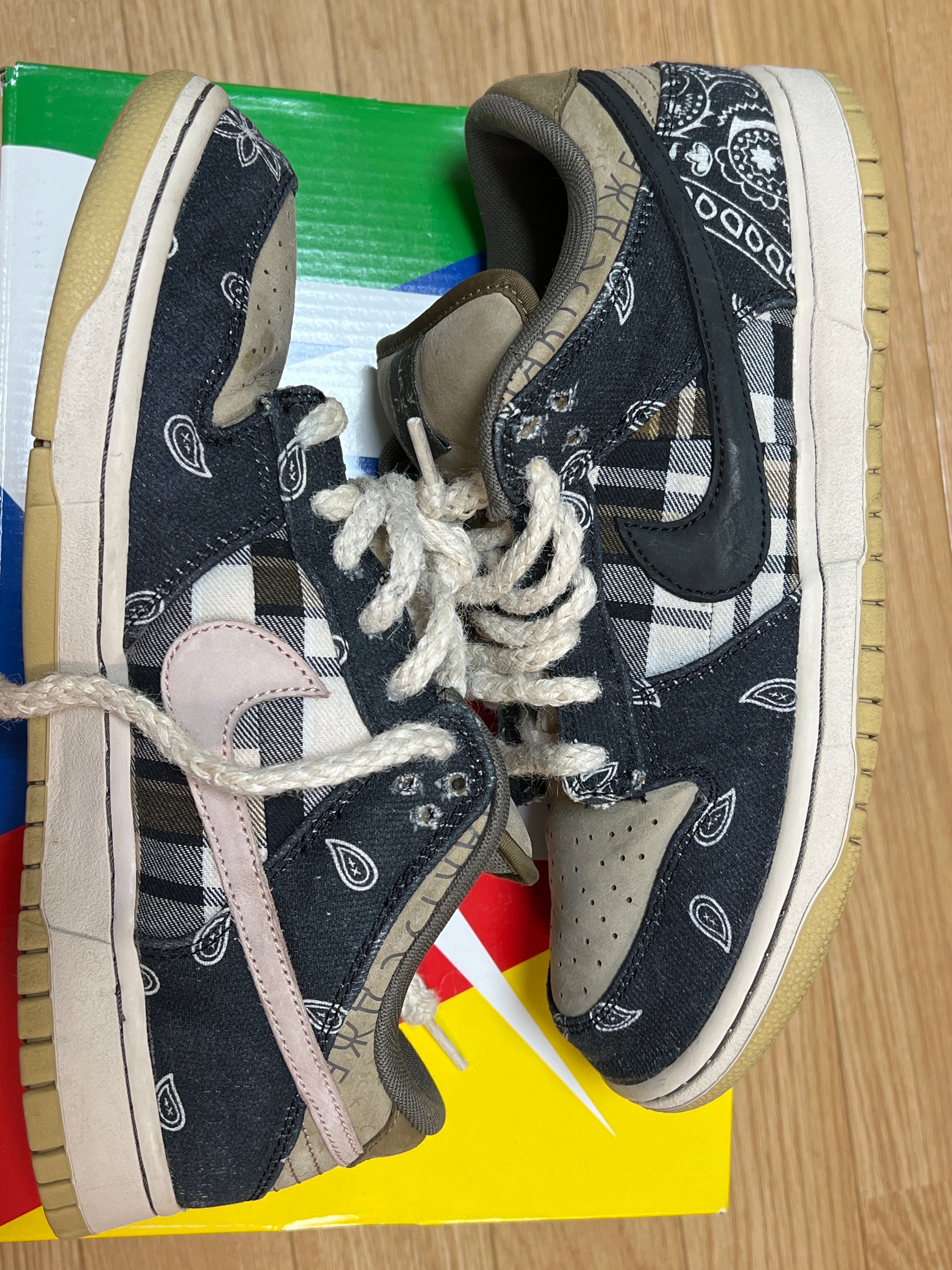 Travis Scott × Nike SB Dunk Low "Black/Parachute Beige"