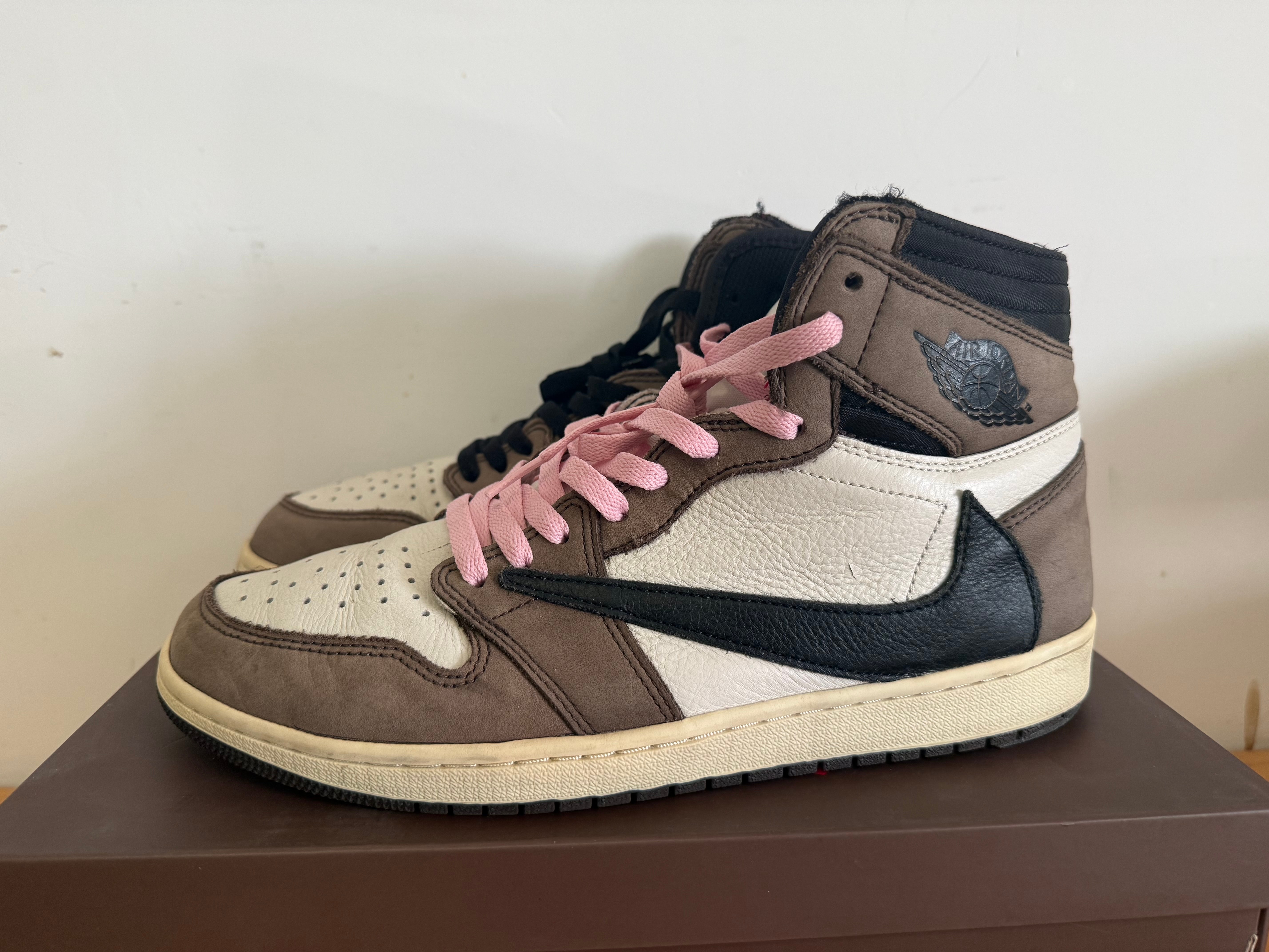 Travis Scott × Nike Air Jordan 1 Retro High OG TS SP "Sail/Dark Mocha"