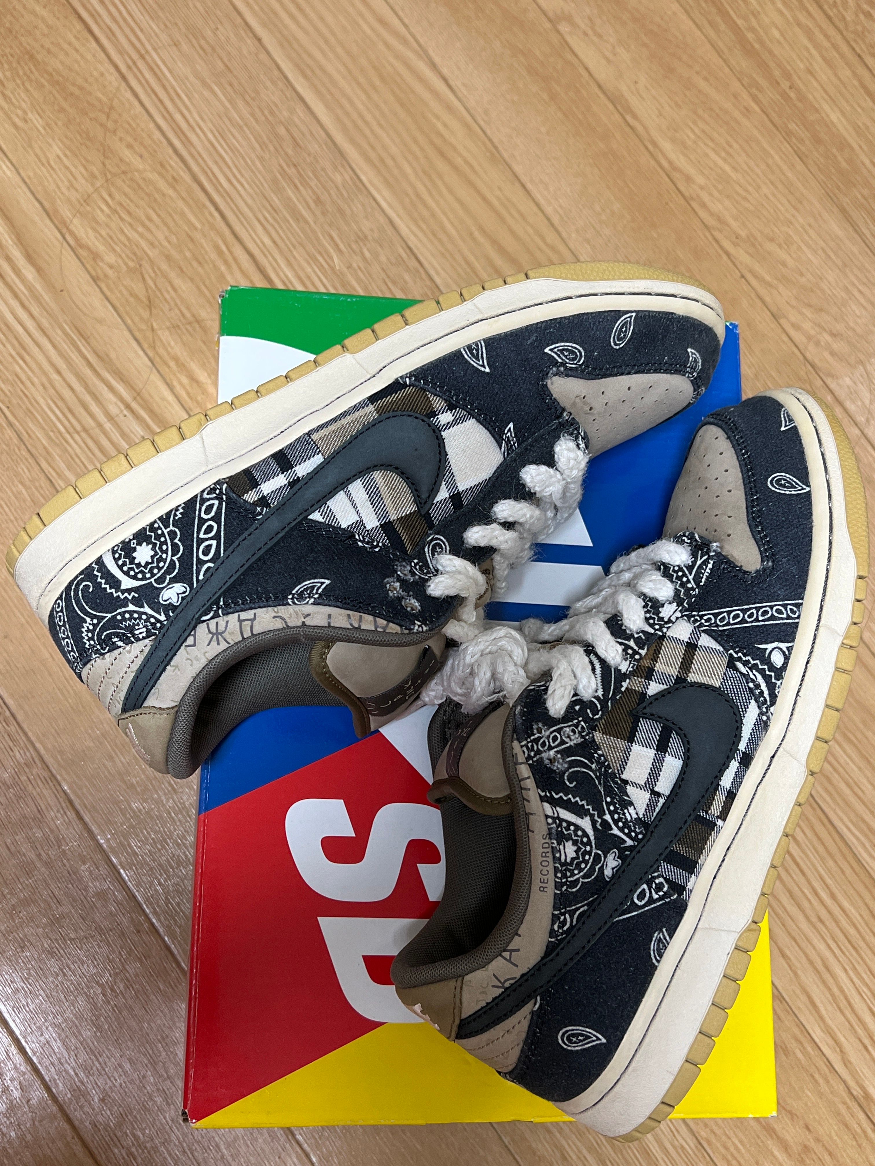 Travis Scott × Nike SB Dunk Low "Black/Parachute Beige"