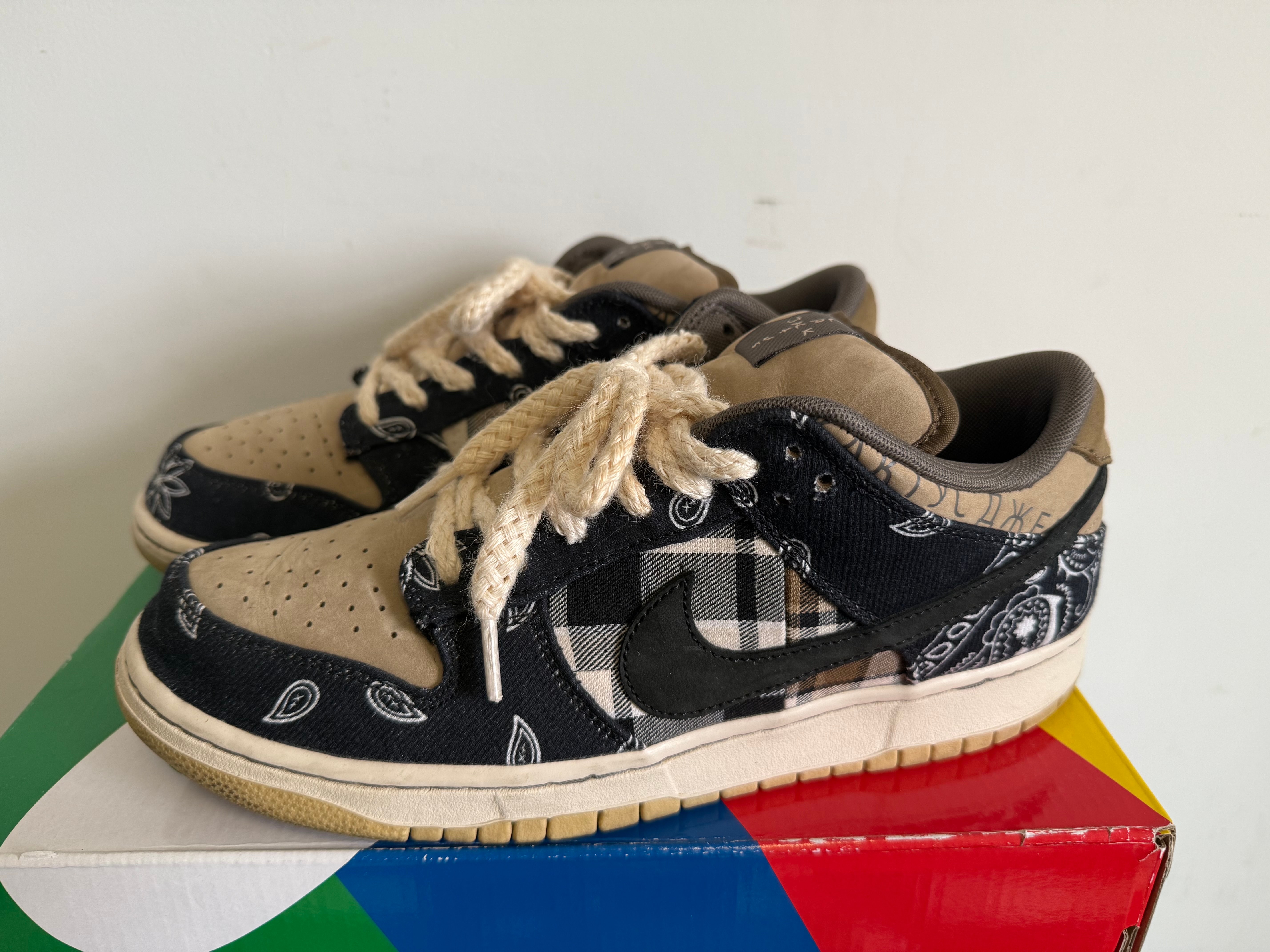 Travis Scott × Nike SB Dunk Low "Black/Parachute Beige"