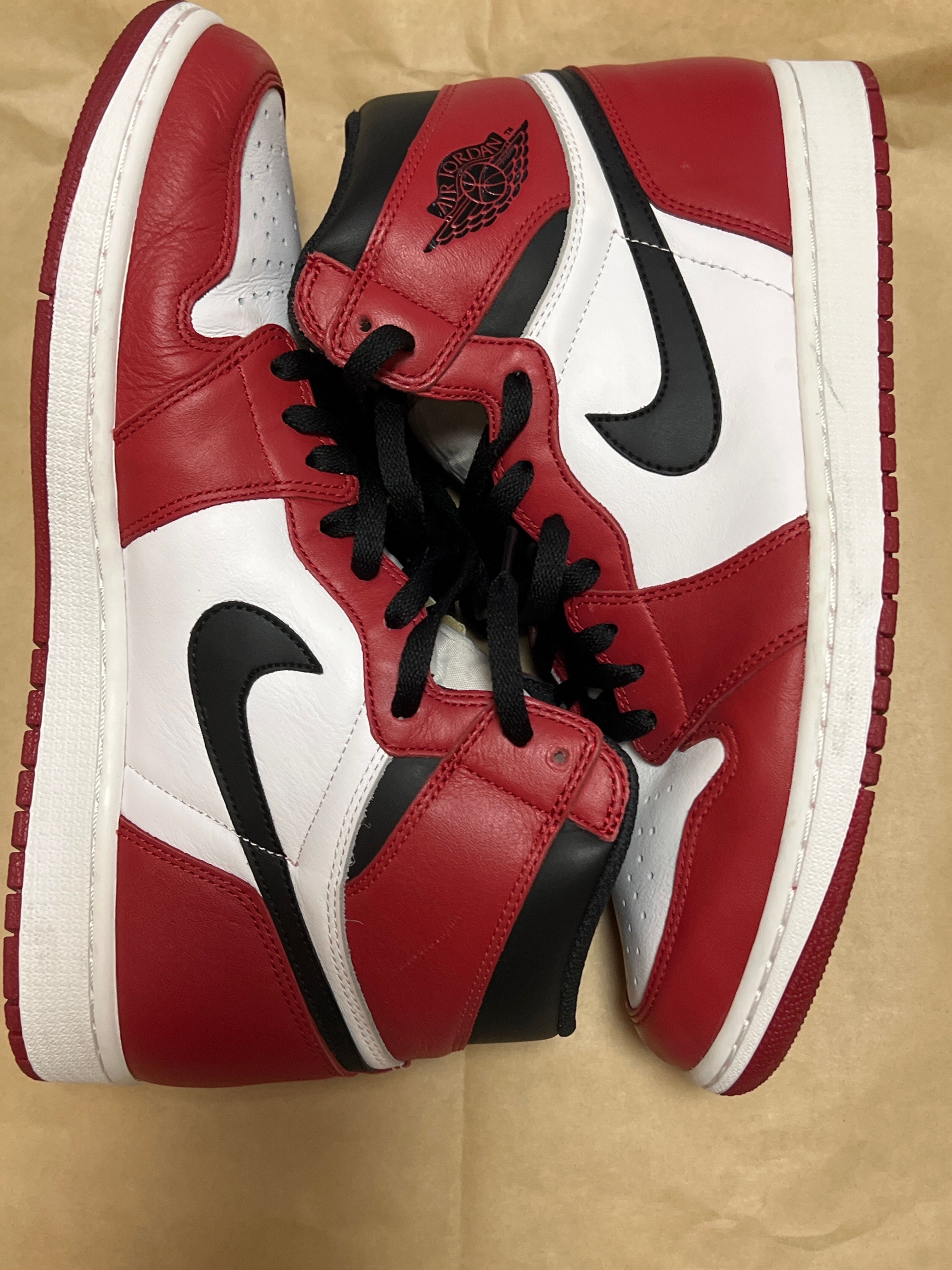 Nike Air Jordan 1 Retro High "Chicago" (2015)