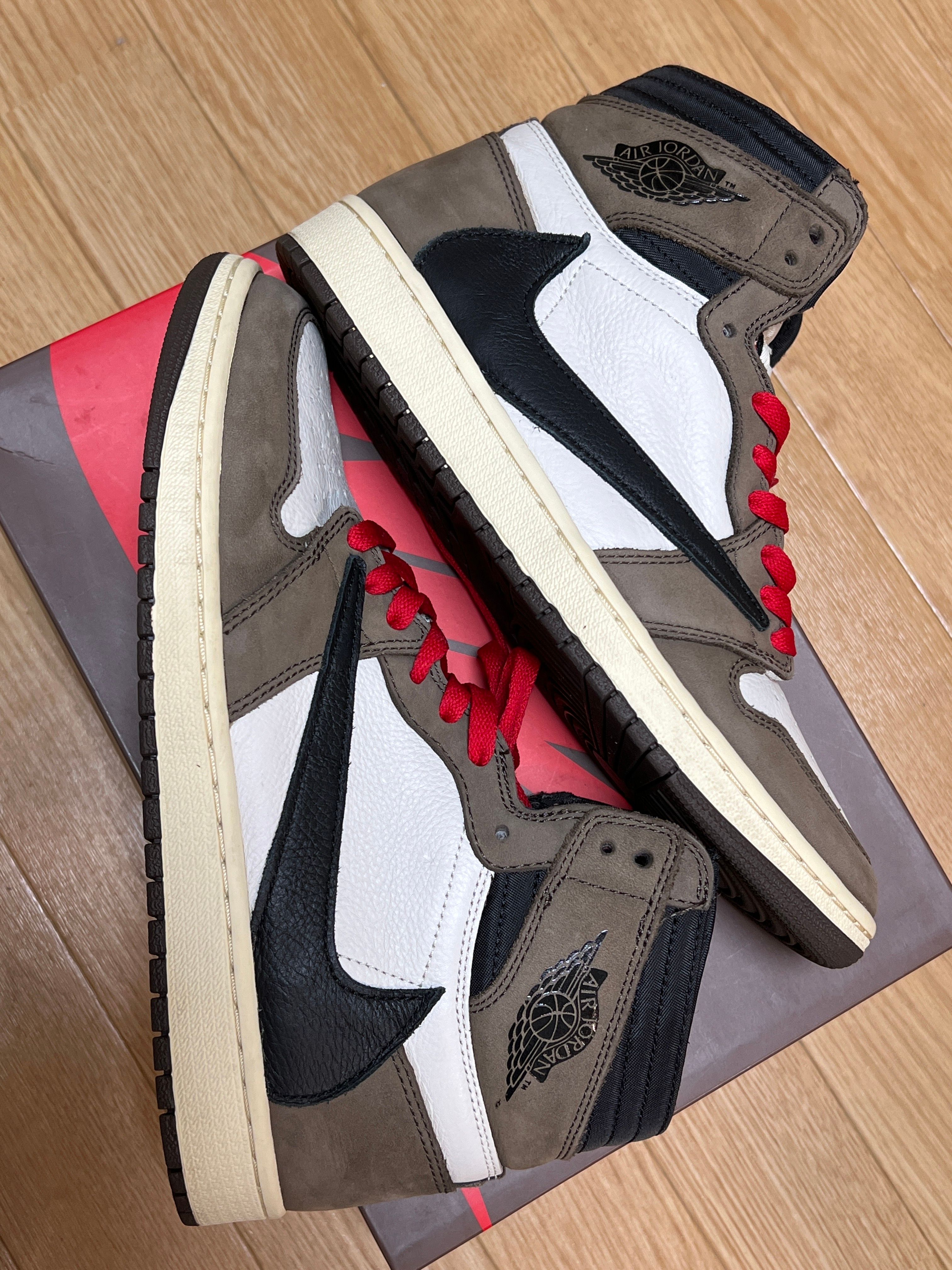 Travis Scott × Nike Air Jordan 1 Retro High OG TS SP "Sail/Dark Mocha"