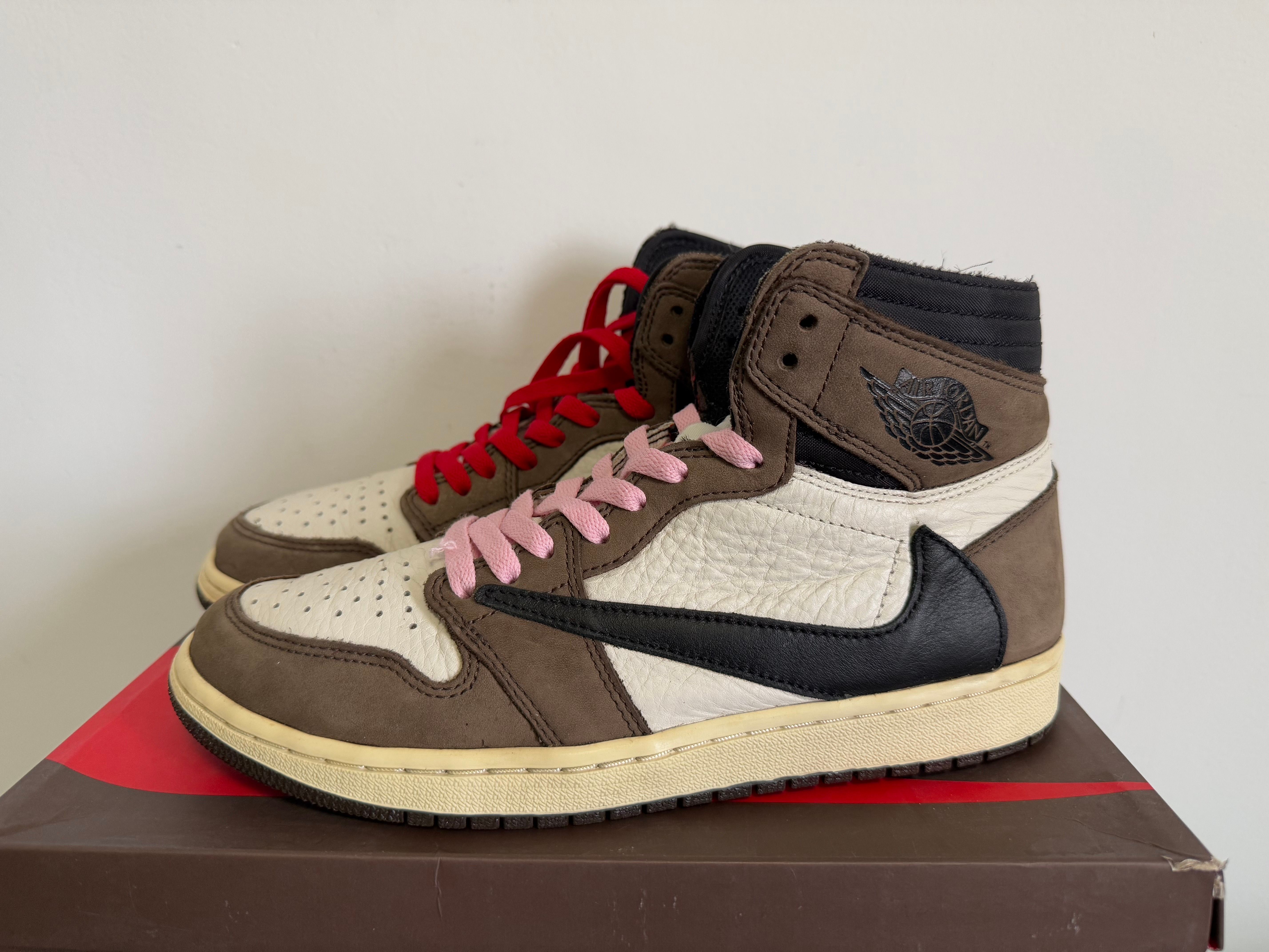 Travis Scott × Nike Air Jordan 1 Retro High OG TS SP "Sail/Dark Mocha"