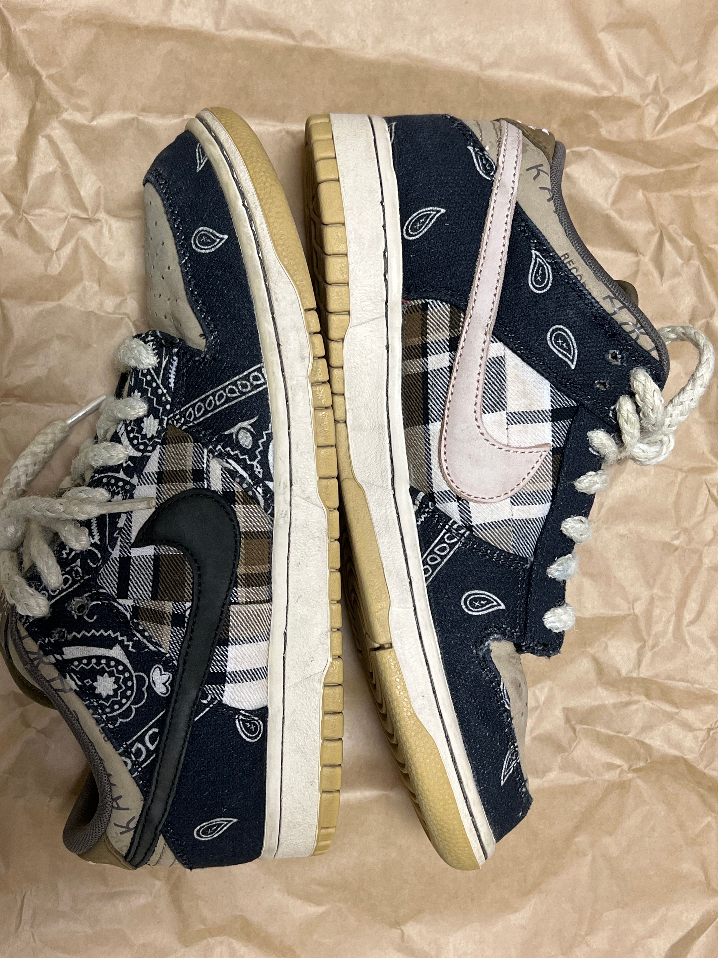 Travis Scott × Nike SB Dunk Low "Black/Parachute Beige"