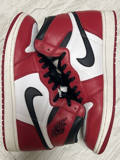 Nike Air Jordan 1 Retro High "Chicago" (2015)