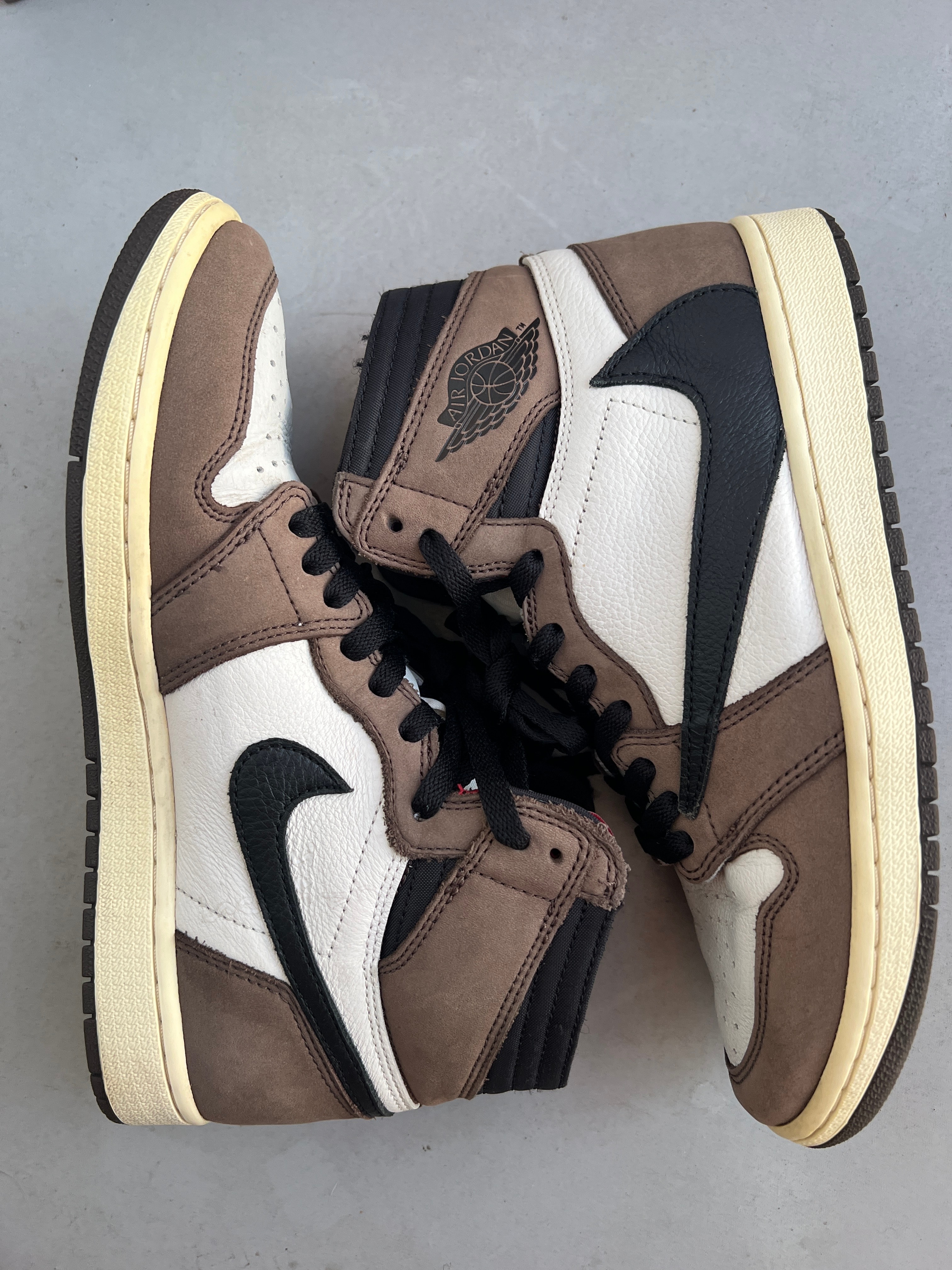 Travis Scott × Nike Air Jordan 1 Retro High OG TS SP "Sail/Dark Mocha"