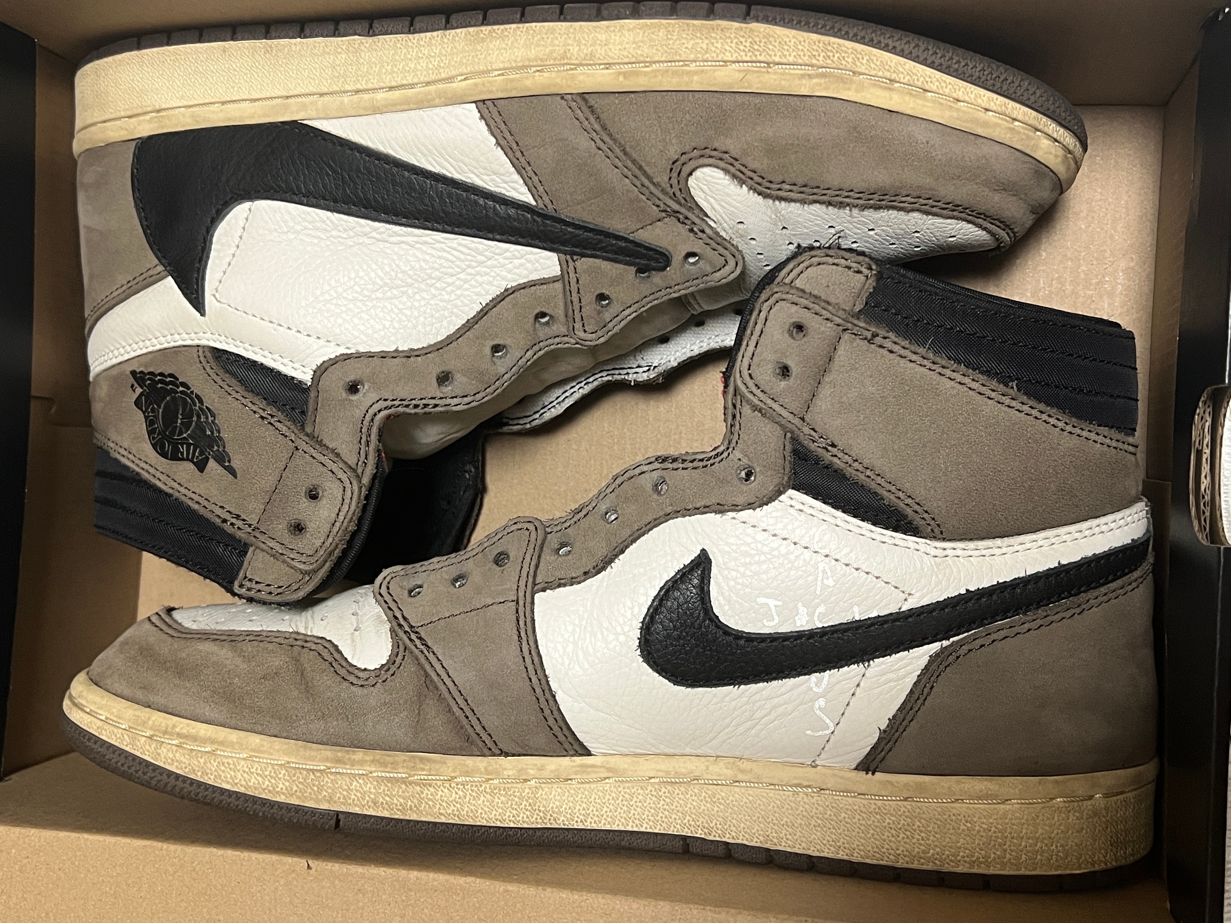 Travis Scott × Nike Air Jordan 1 Retro High OG TS SP "Sail/Dark Mocha"
