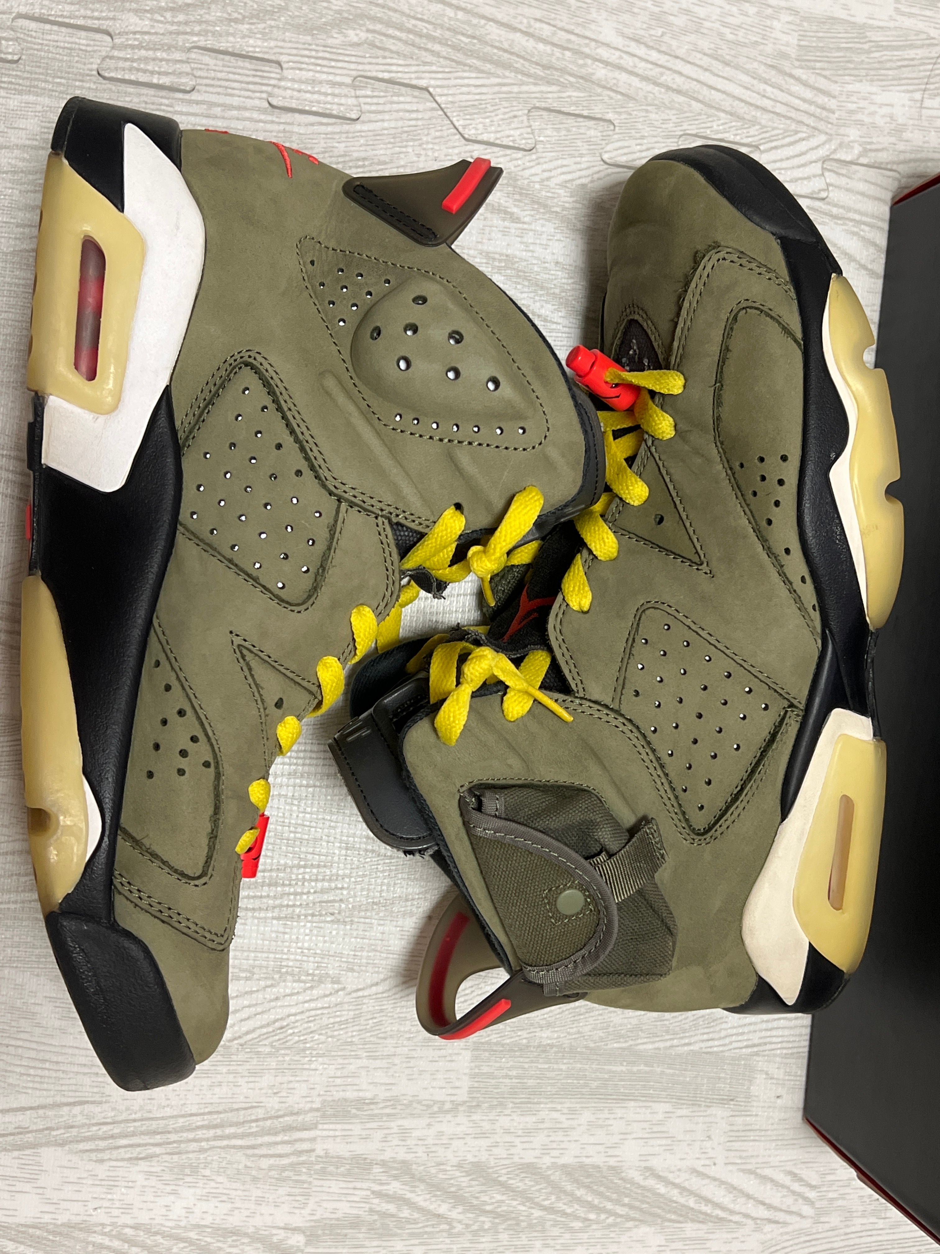 Travis Scott × Nike Air Jordan 6 Retro "Medium Olive"