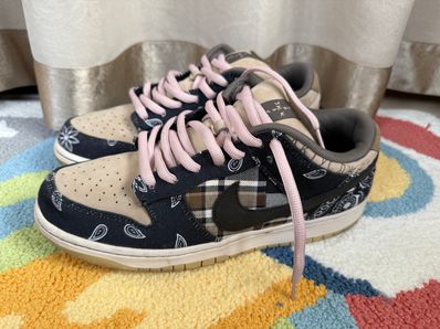 Travis Scott × Nike SB Dunk Low "Black/Parachute Beige"