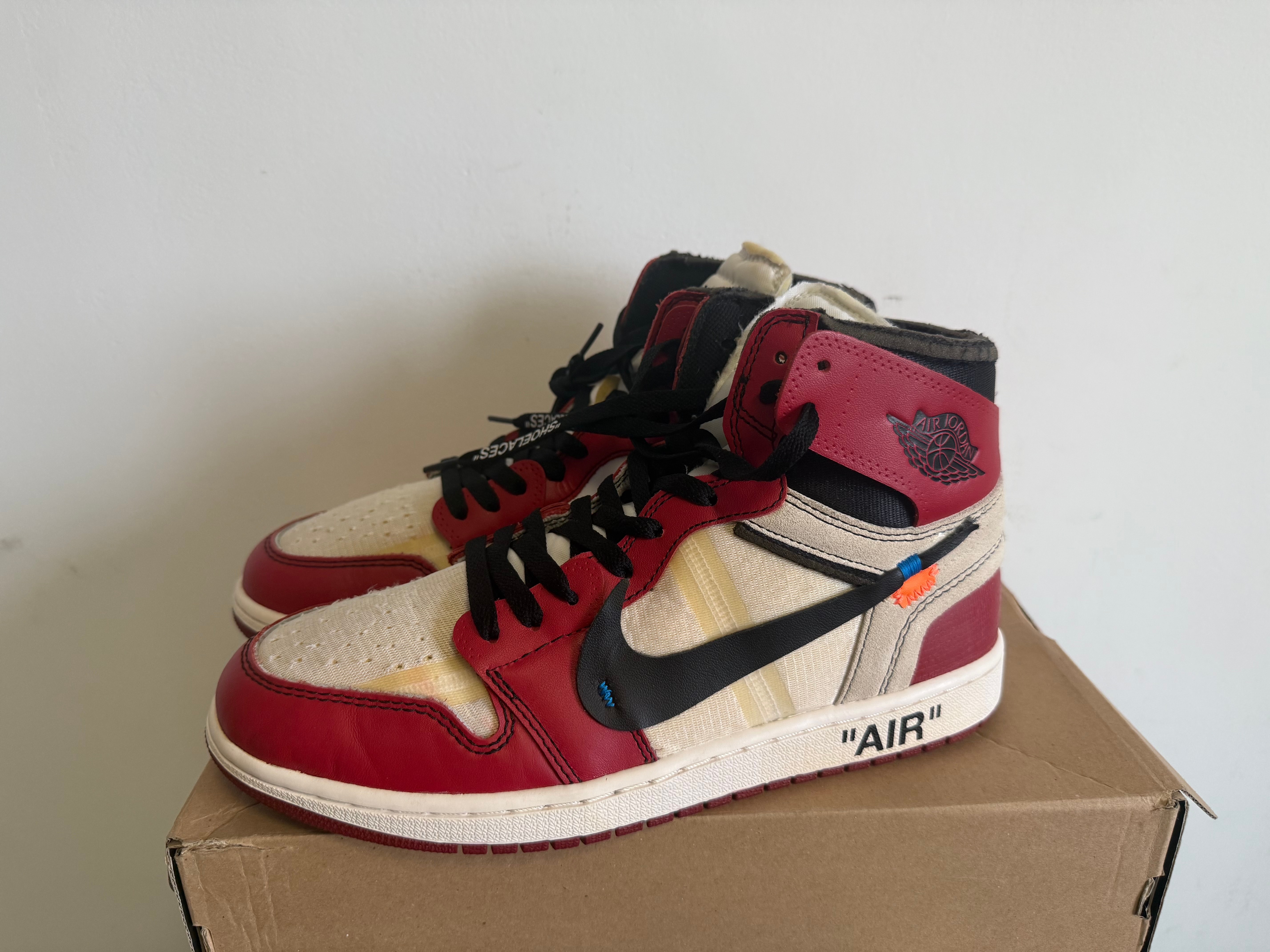 Off-White × Nike Air Jordan 1 Retro High The Ten "Chicago"