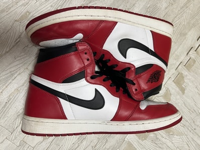 Nike Air Jordan 1 Retro High "Chicago" (2015)