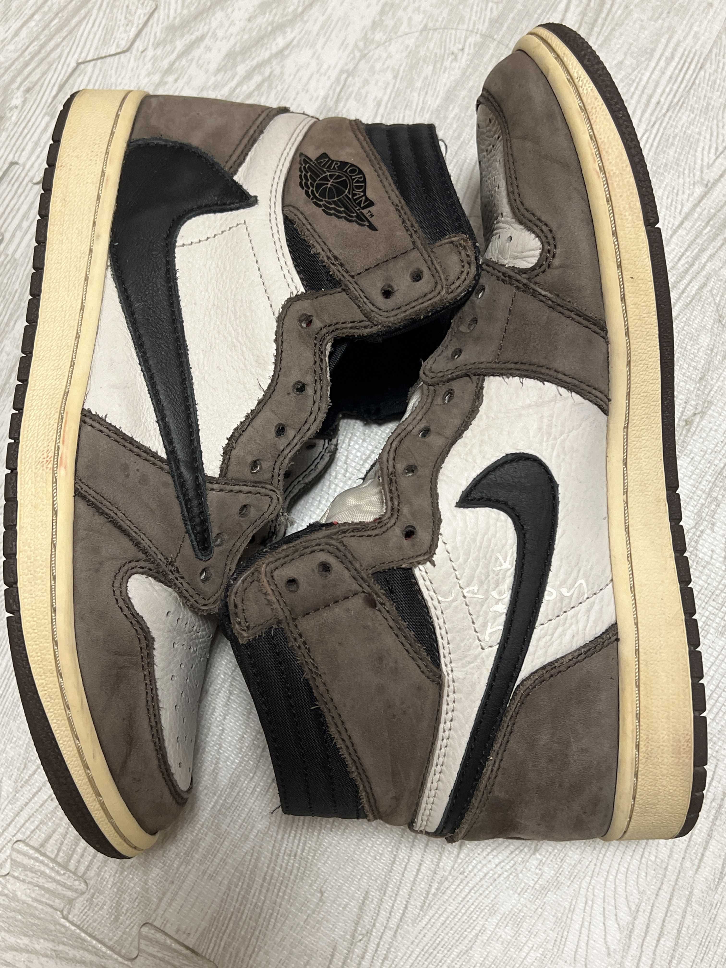 Travis Scott × Nike Air Jordan 1 Retro High OG TS SP "Sail/Dark Mocha"
