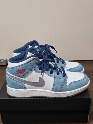 Nike GS Air Jordan 1 Mid "White/University Blue/Grey"