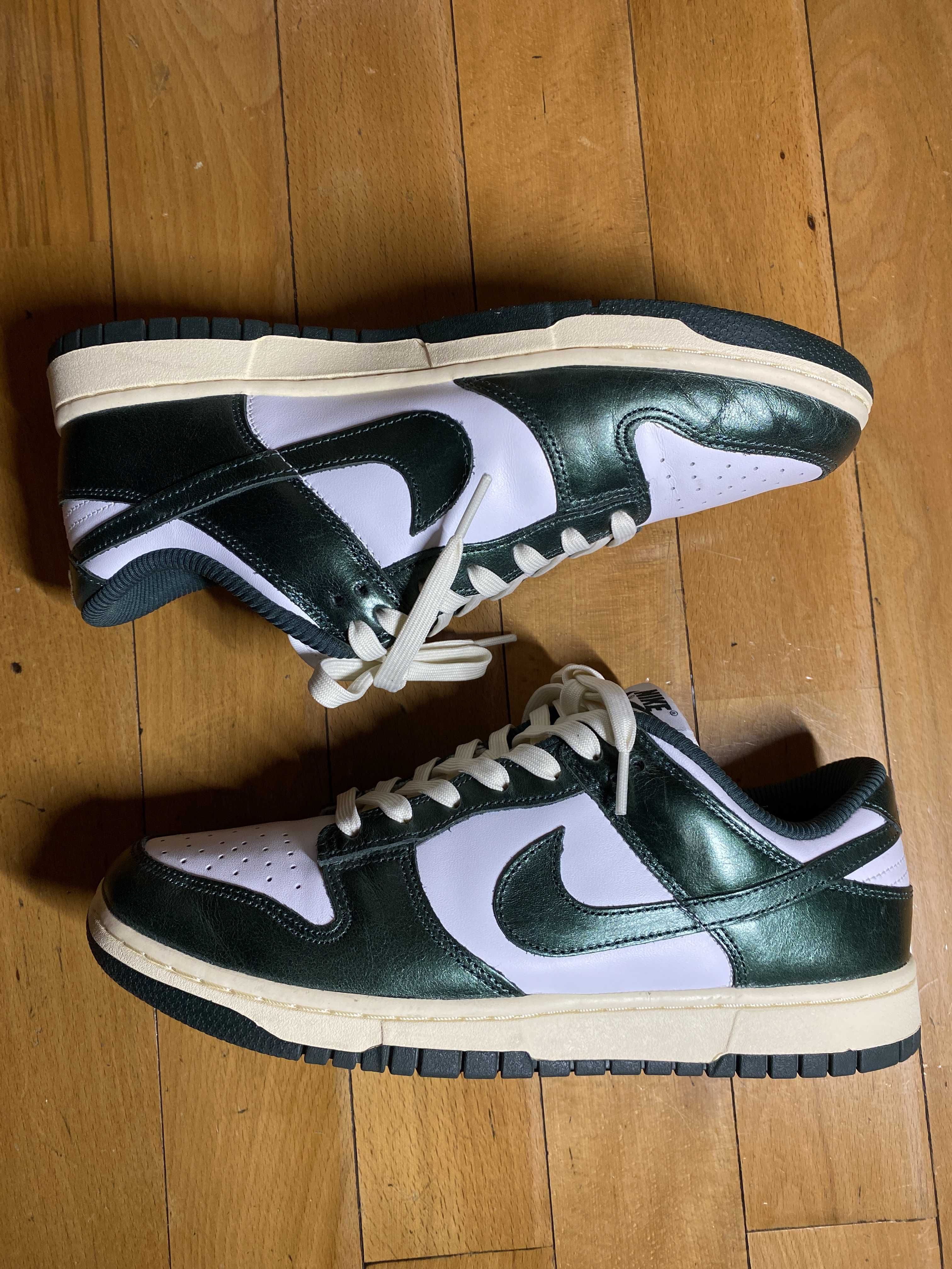 Nike Women's Dunk Low "Vintage Green"