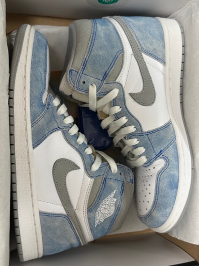 Nike Air Jordan 1 High OG "Hyper Royal"