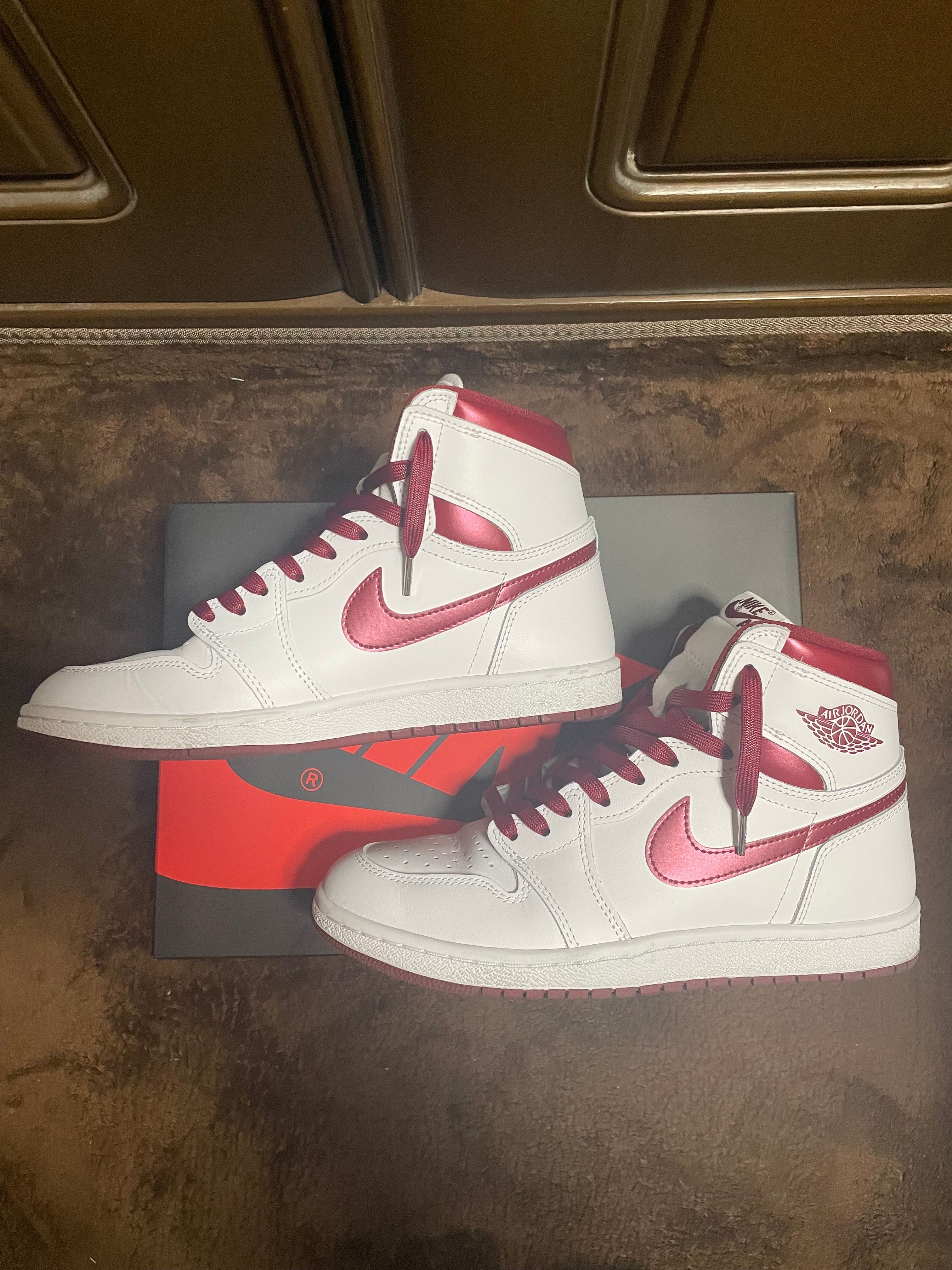 Nike Air Jordan 1 High '85 "Metallic Burgundy"