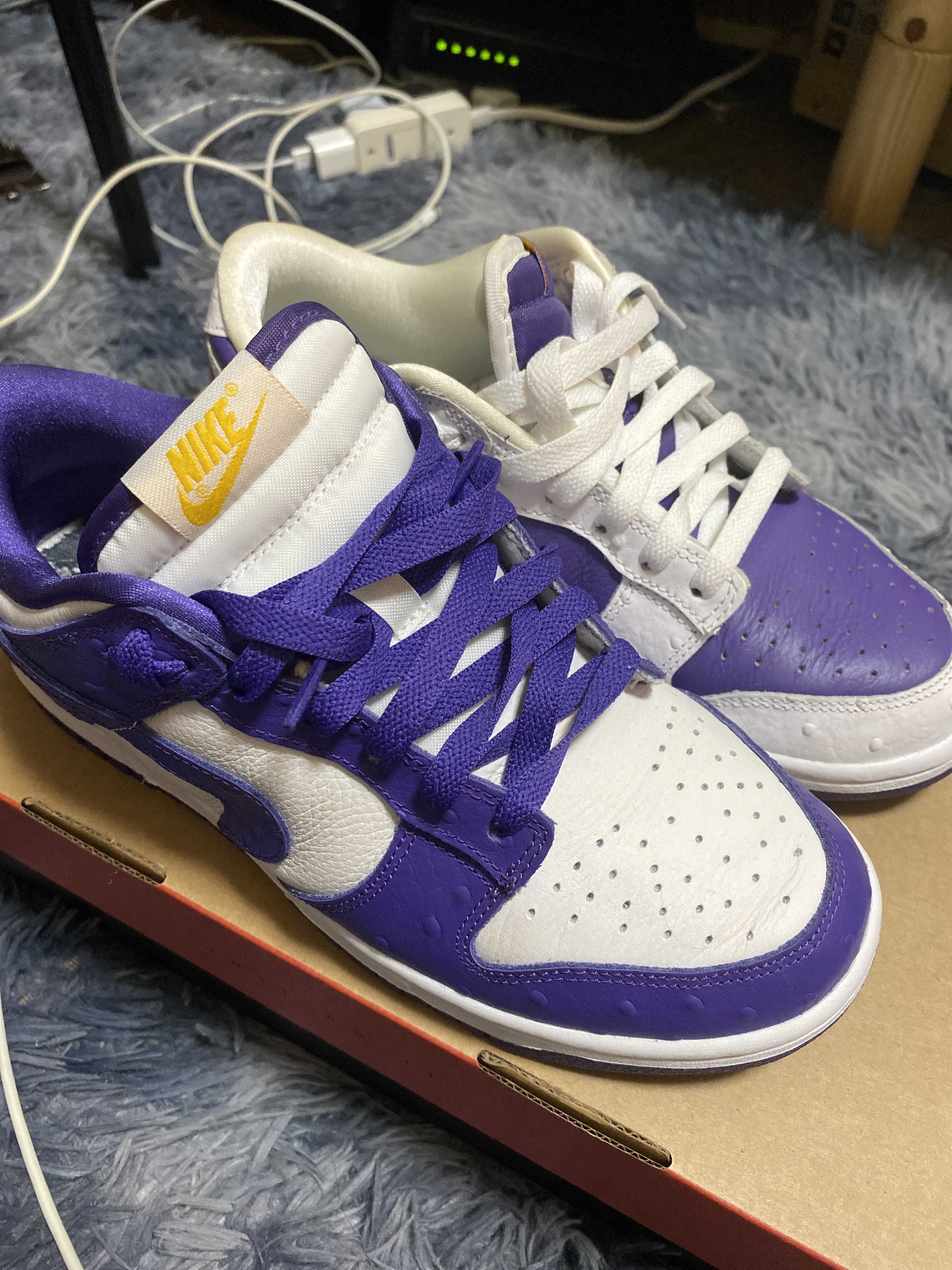Nike Women's Dunk Low "Made You Look"