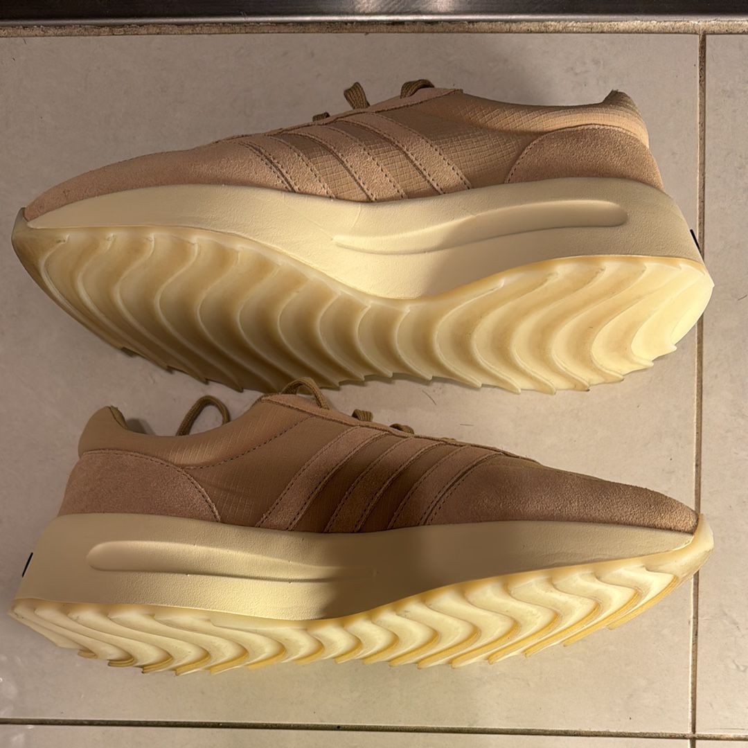 アディダス フィアオブゴッドアスレチックス ロサンゼルス "クレイ"