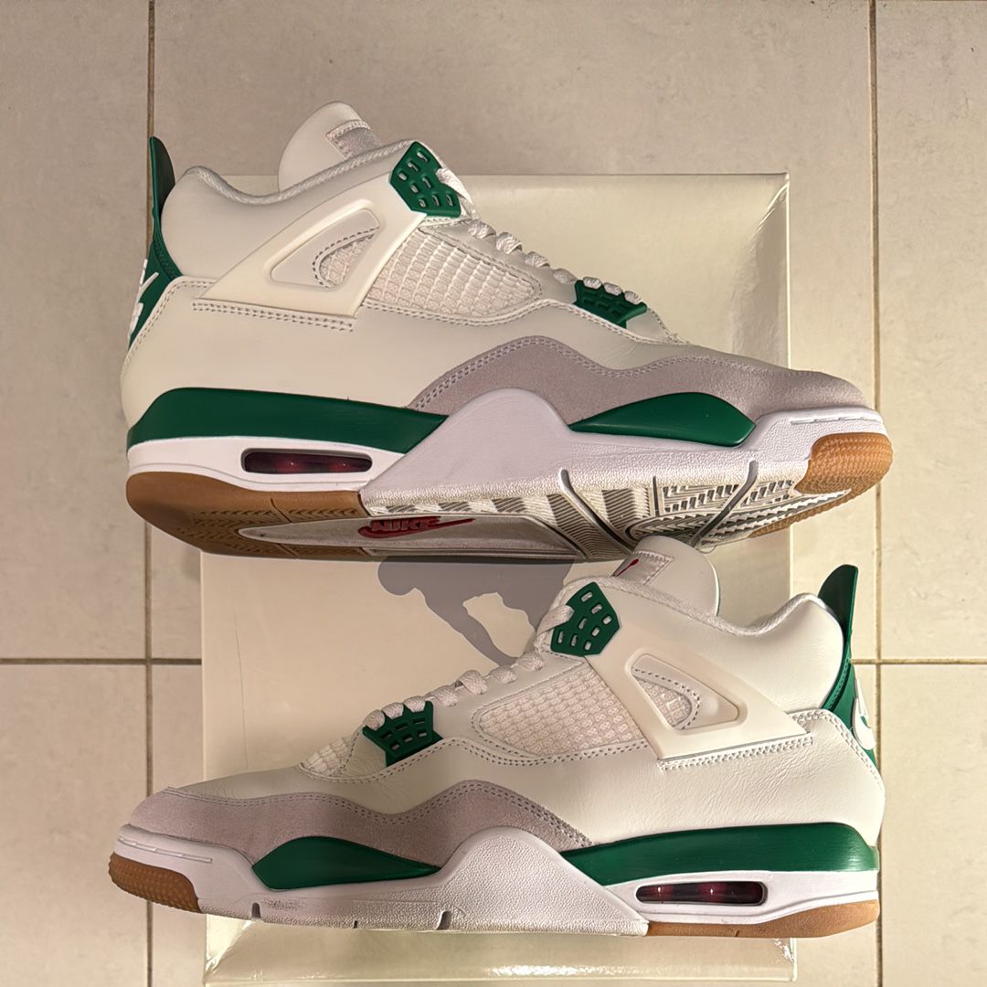 Nike SB × Air Jordan 4 Retro SP "Pine Green"