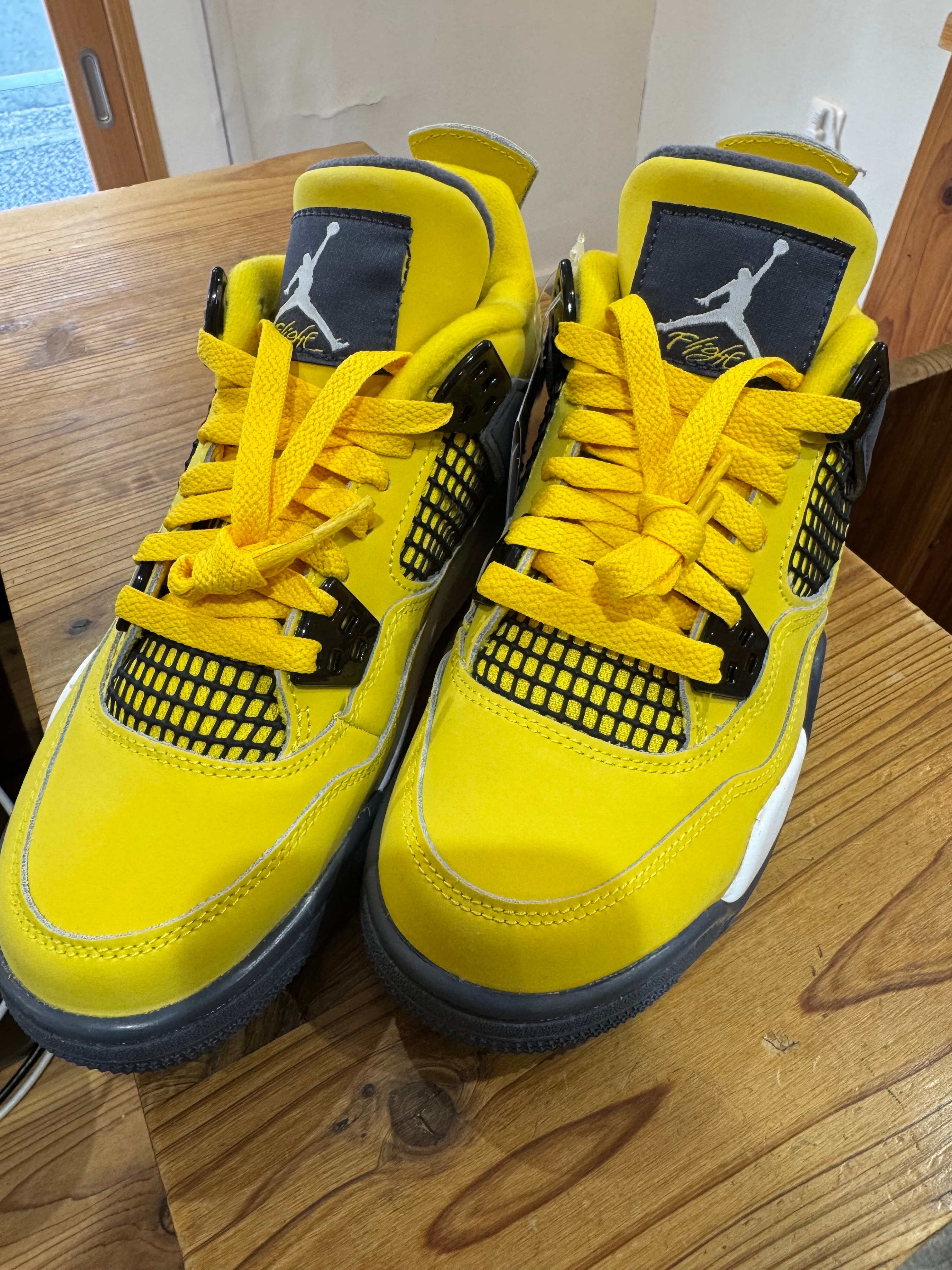 Nike Air Jordan 4 "Tour Yellow"