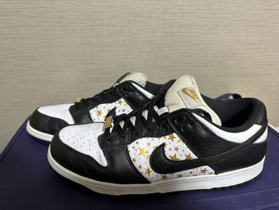 Supreme × Nike SB Dunk Low OG QS Gold Stars "White/Black"