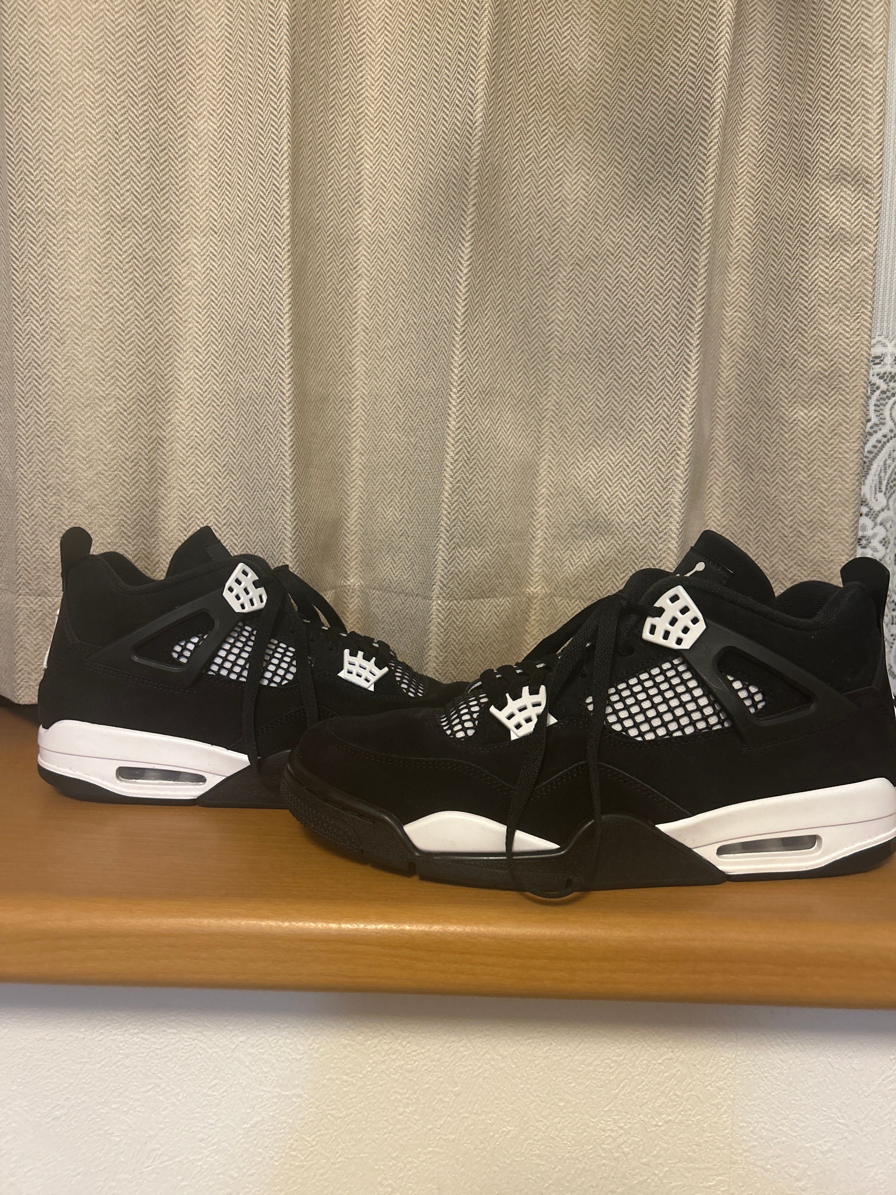 Nike Air Jordan 4 Retro "White Thunder"