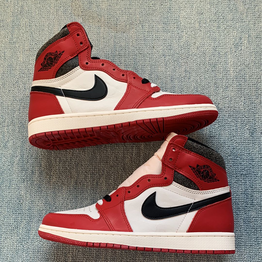 Nike Air Jordan 1 High OG "Lost & Found/Chicago"