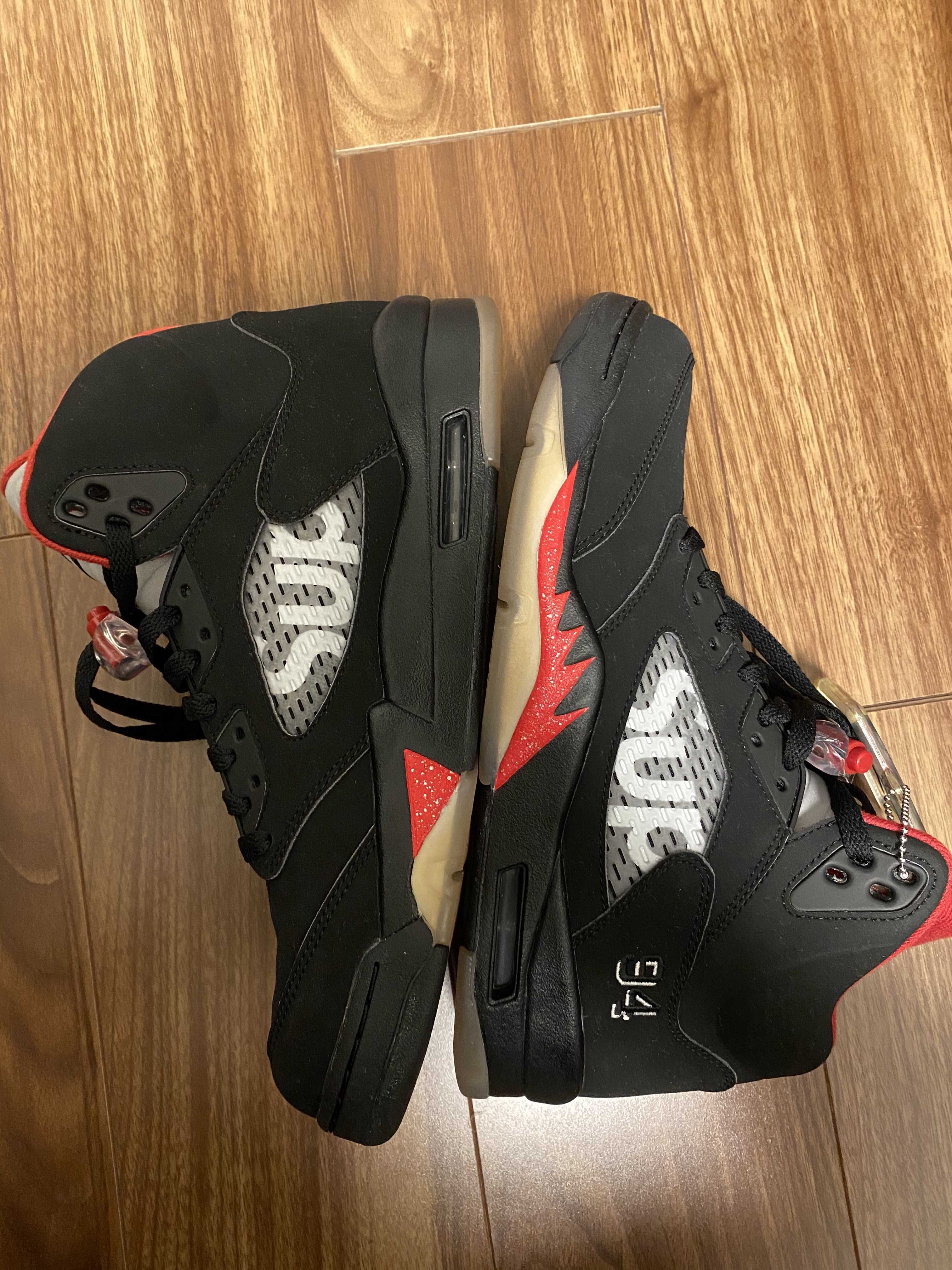 Supreme × Nike Air Jordan 5 Retro "Black"