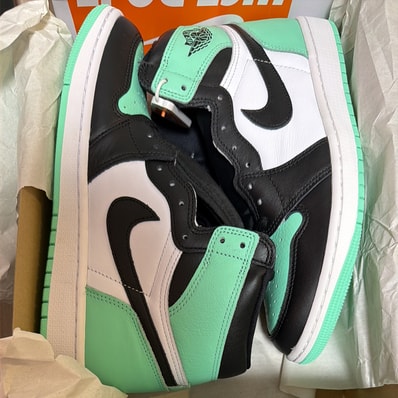 Nike Air Jordan 1 High OG "Green Glow"
