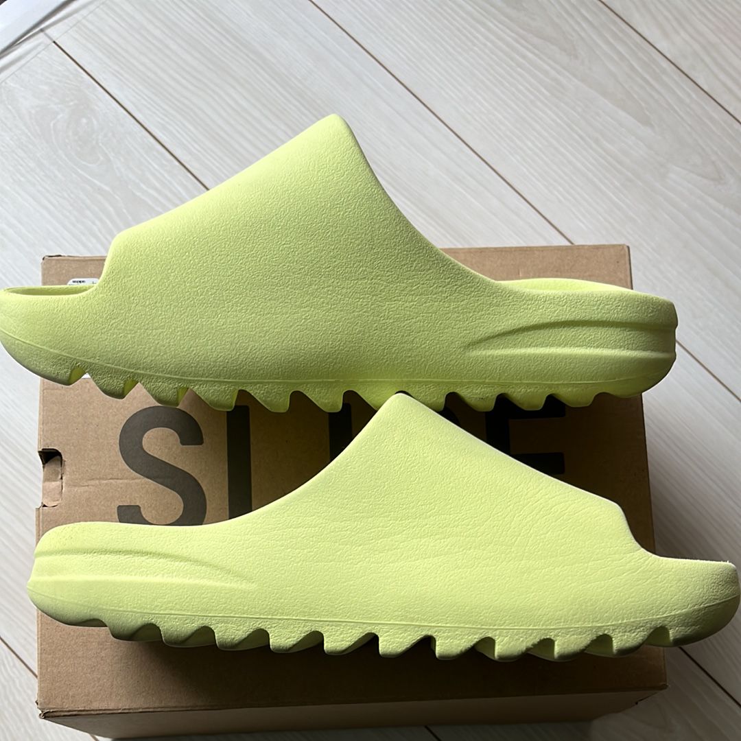 adidas YEEZY Slide "Glow Green"