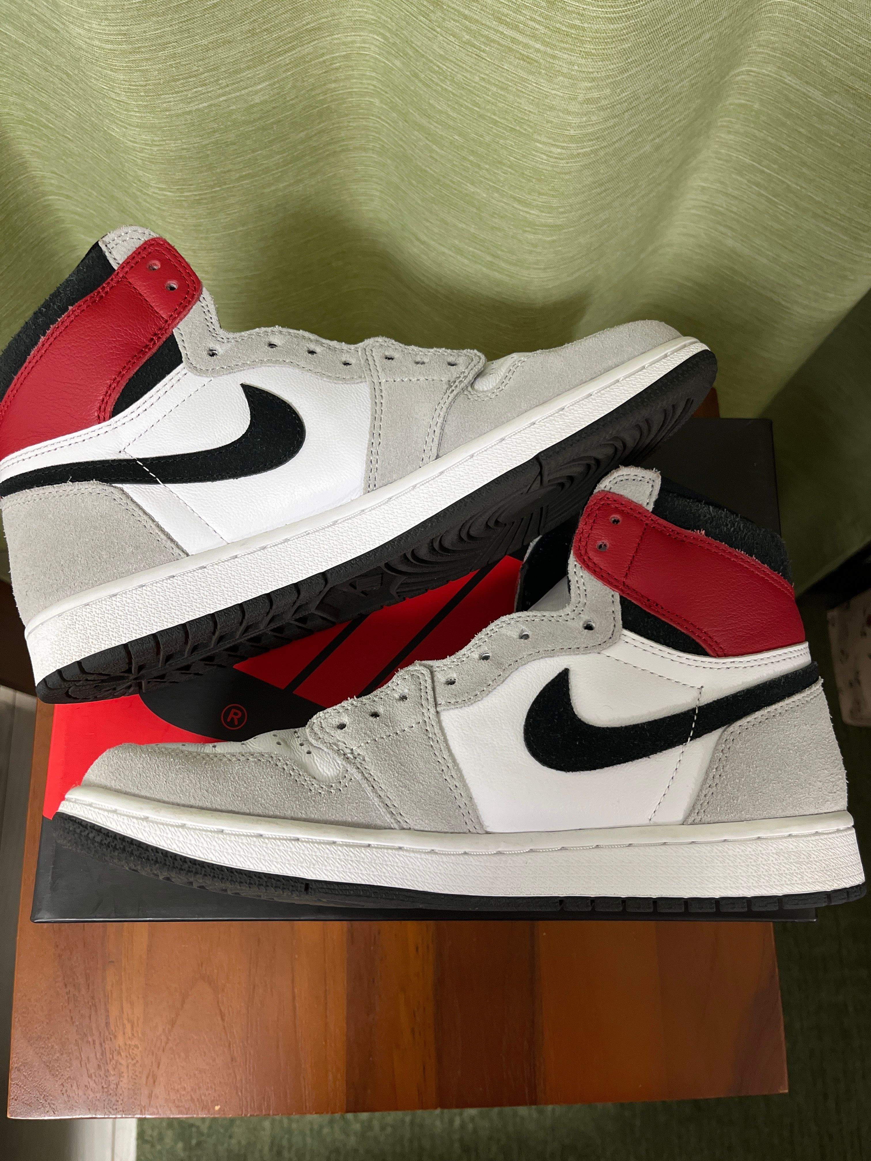 Nike Air Jordan 1 High OG "White/Black/Light Smoke Grey"