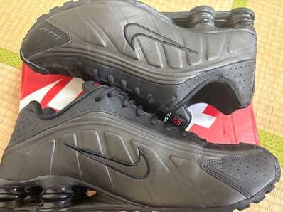 Nike Shox R4 "Black/Bright Crimson"