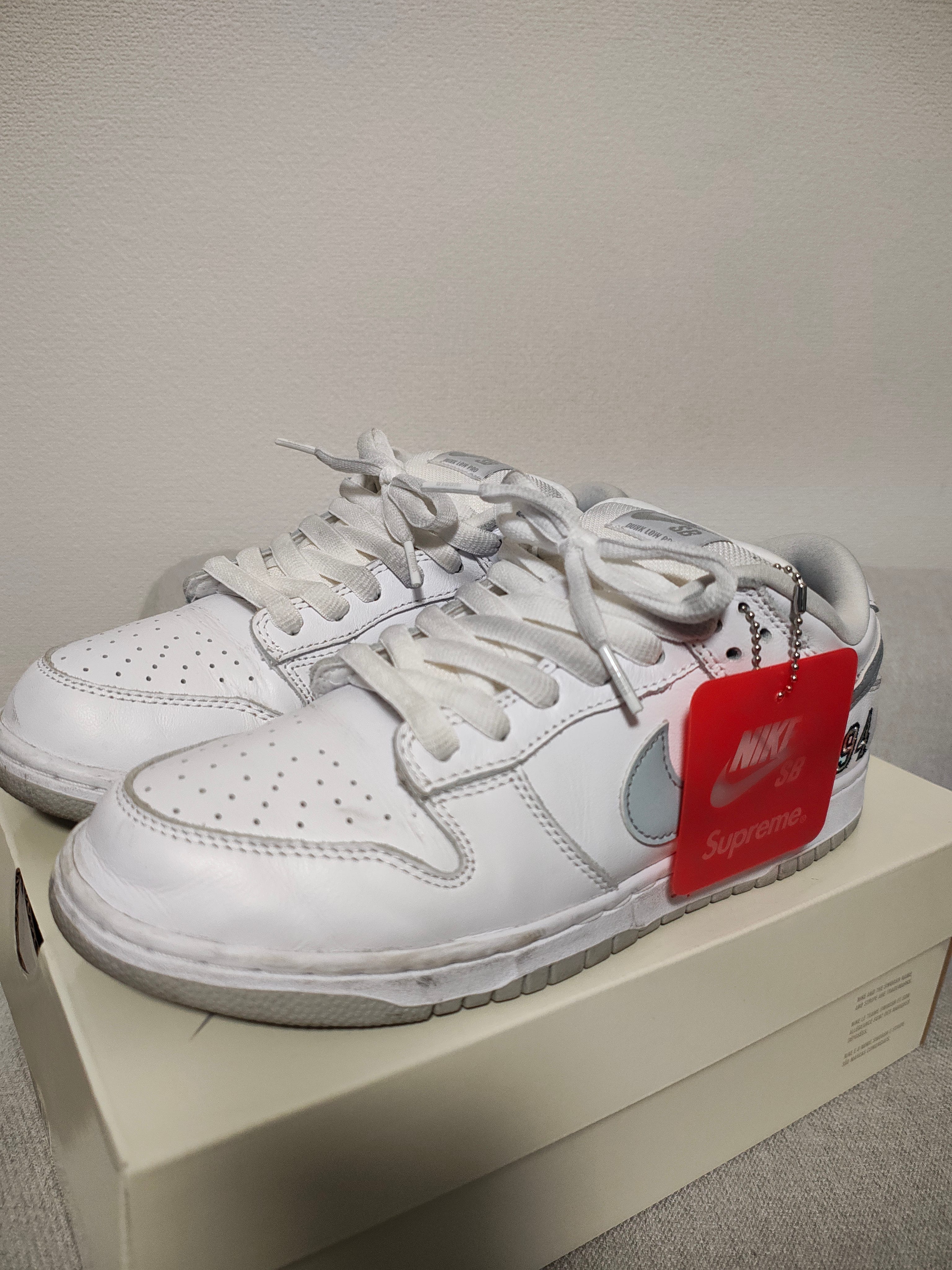 Supreme × Nike SB Dunk Low "White/Metallic Silver" (25FW Week2)