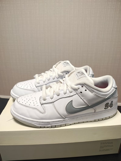 Supreme × Nike SB Dunk Low "White/Metallic Silver" (25FW Week2)