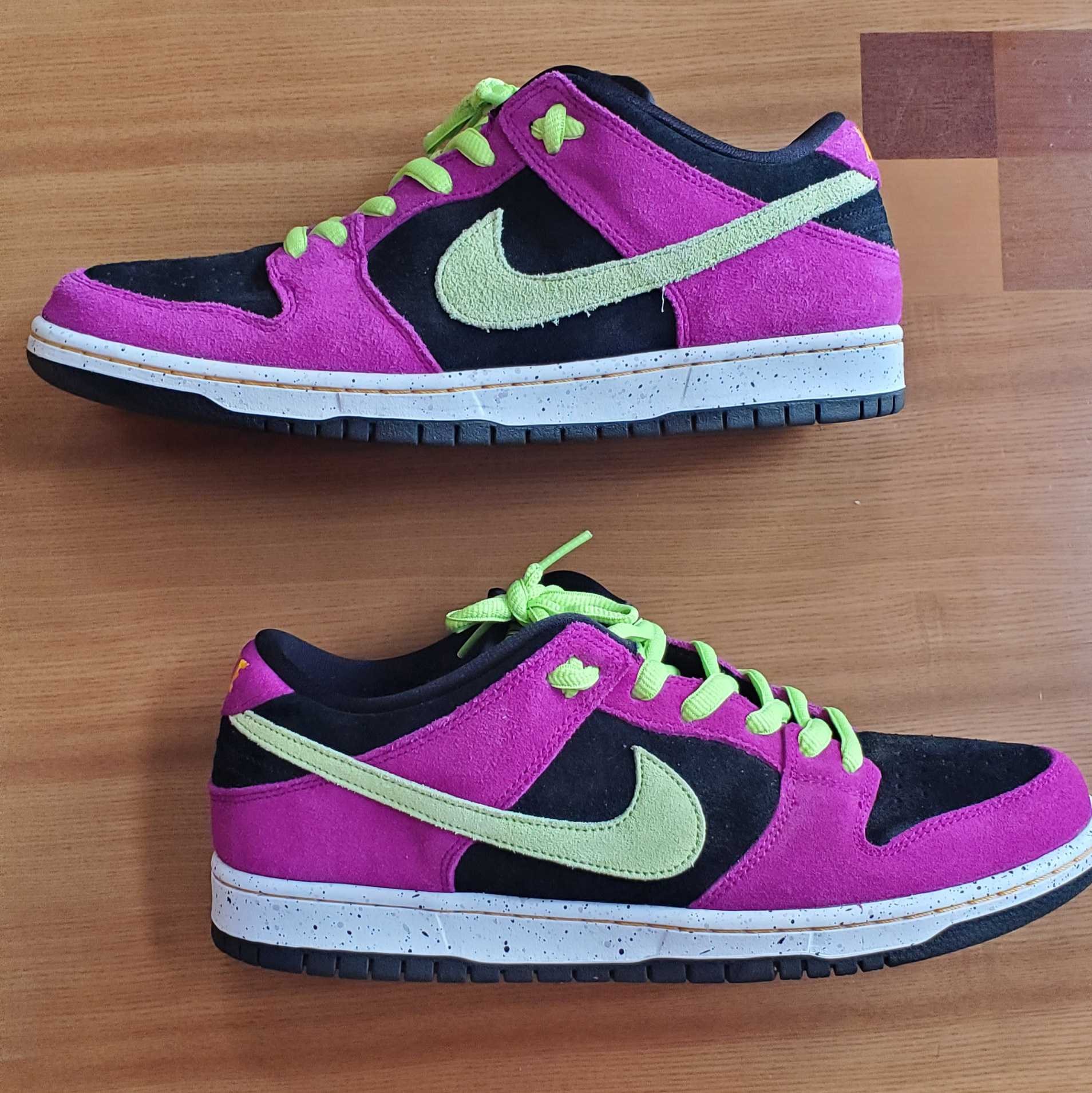 Nike SB Dunk Low "Red Plum"