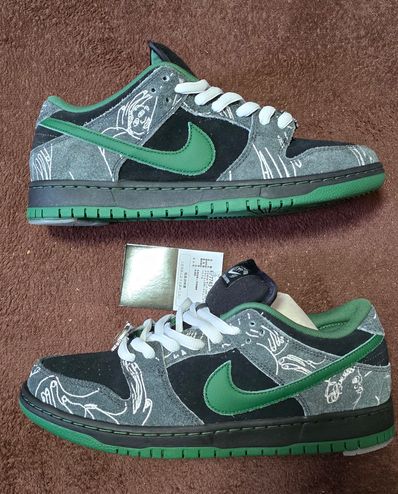 There Skateboards × Nike SB Dunk Low Pro "Anthracite and Gorge Green"