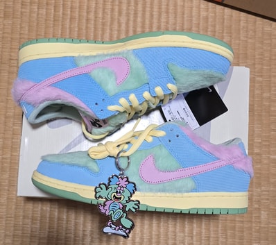 VERDY × Nike SB Dunk Low Pro QS "Visty/Blue Gaze and Enamel Green"