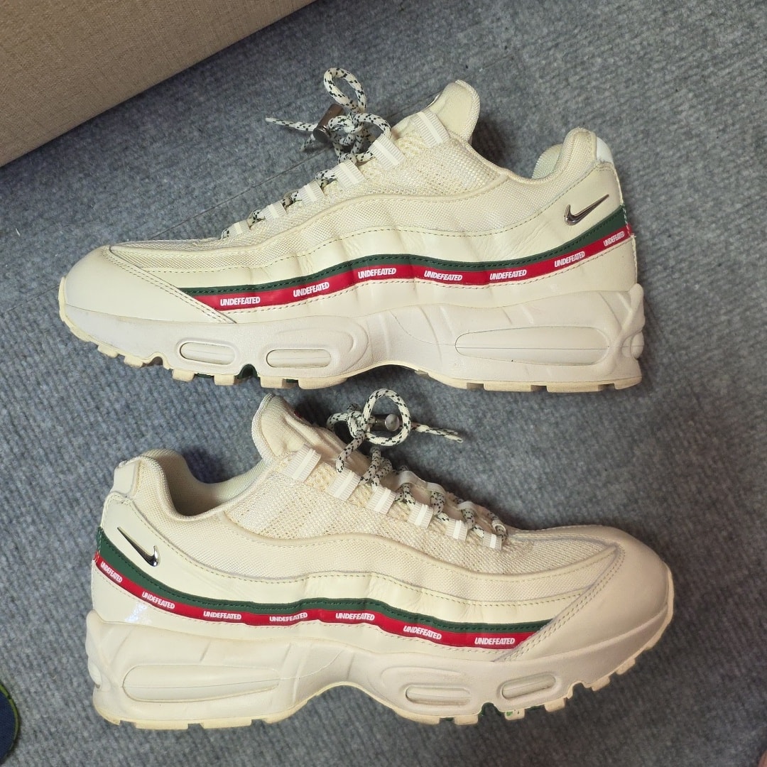 UNDEFEATED × Nike Air Max 95 SP "Sail"