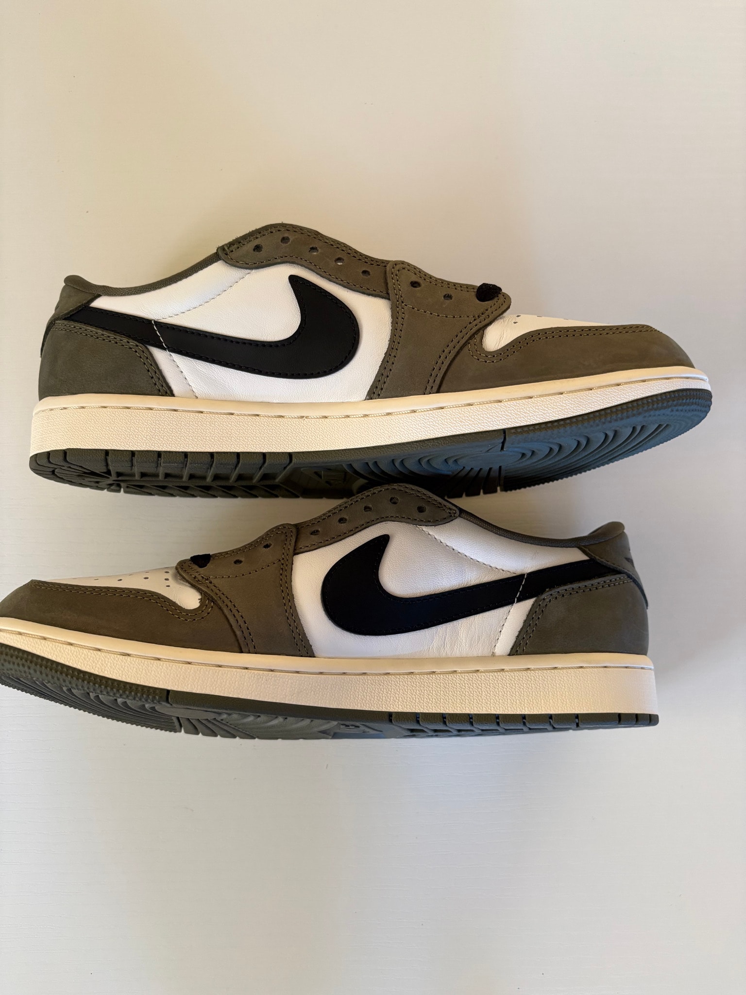 Nike Air Jordan 1 Low OG "Medium Olive and Summit White"