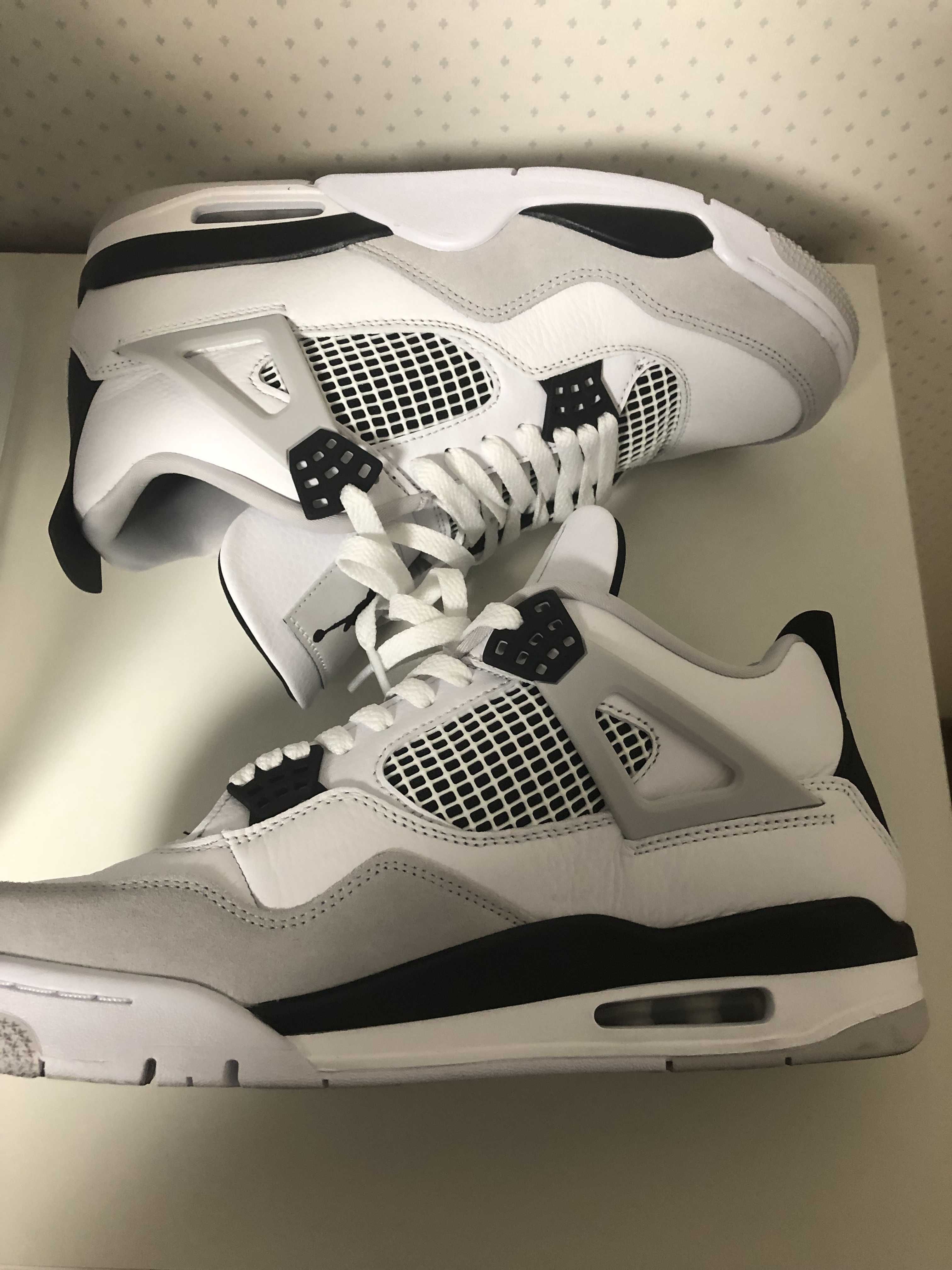 Nike Air Jordan 4 "Military Black"