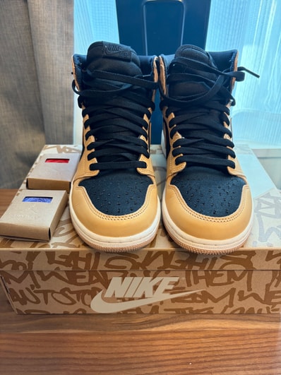Nike Air Jordan 1 Retro High OG "Vachetta Tan"