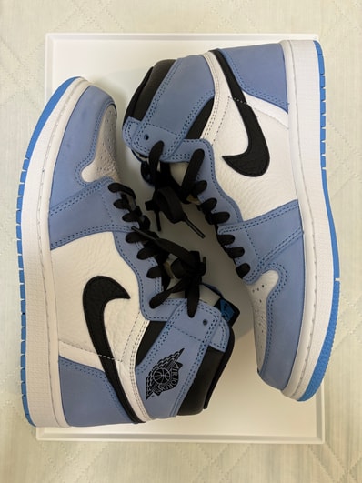 Nike Air Jordan 1 High OG "University Blue"