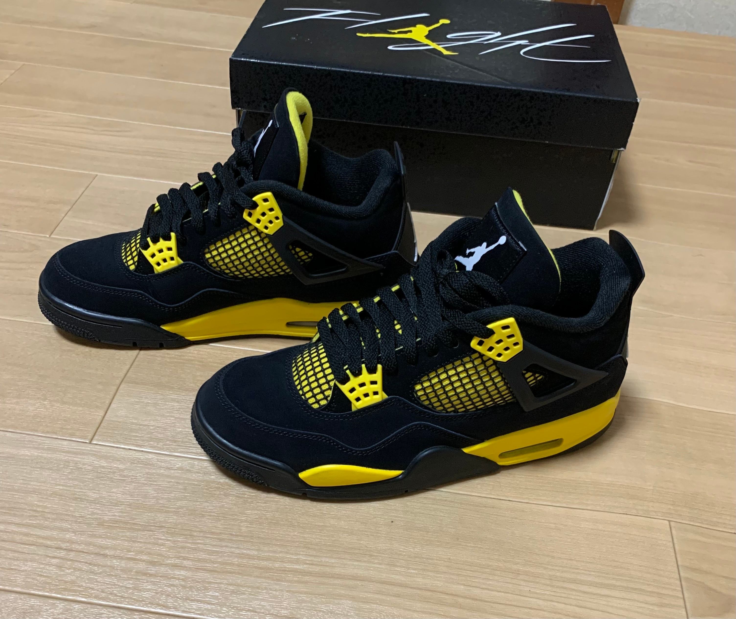 Nike Air Jordan 4 Retro "Thunder"(2023)