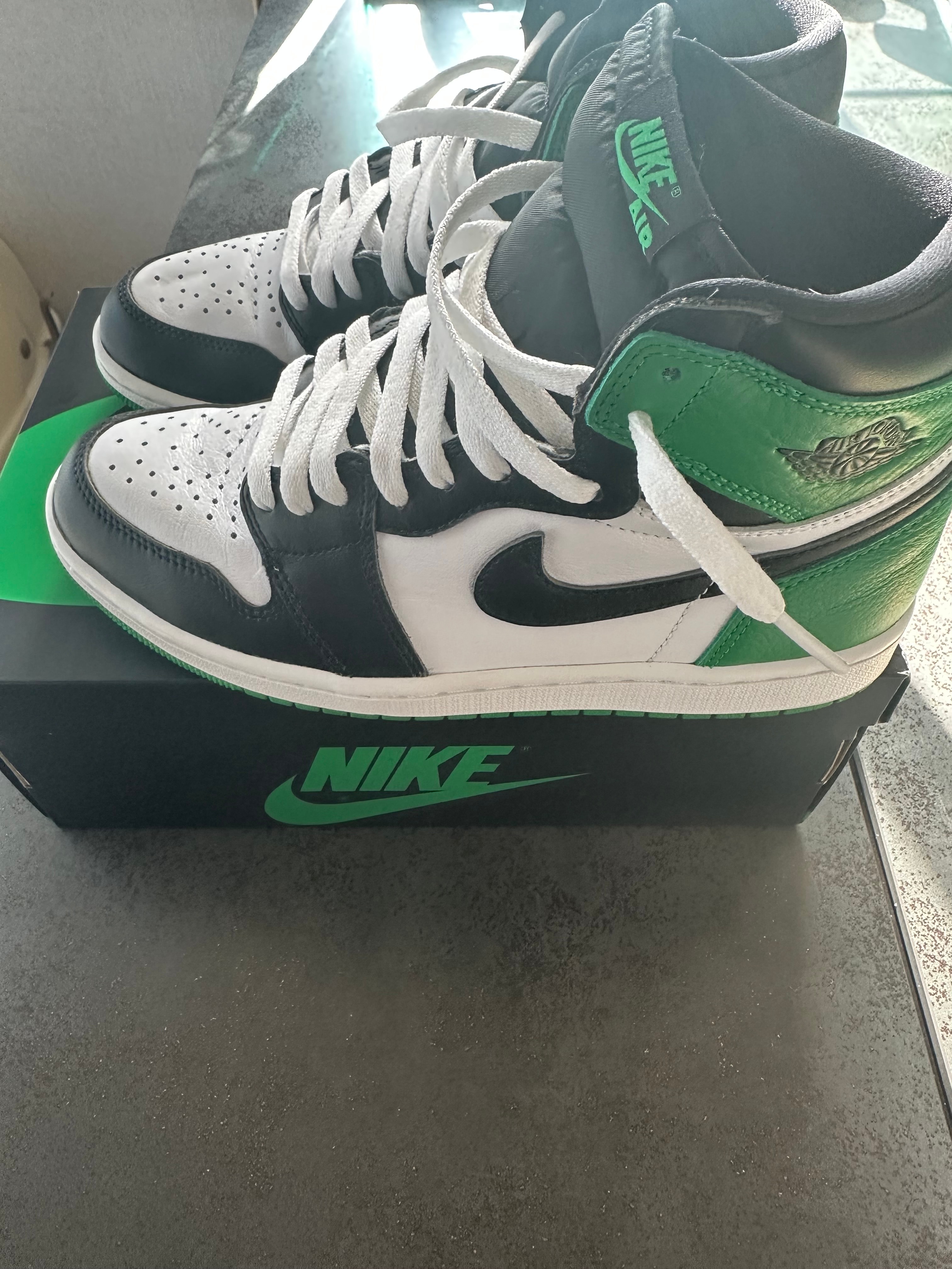 Nike Air Jordan 1 Retro High OG "Celtics/Black and Lucky Green" (2023)
