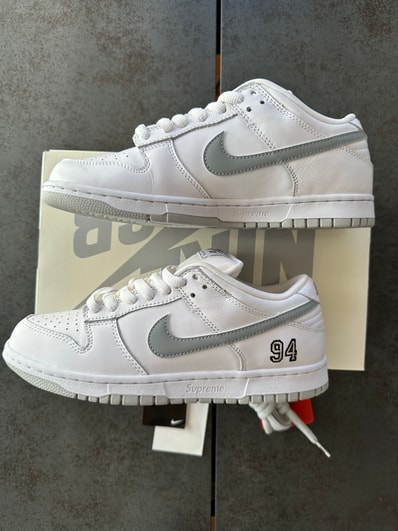Supreme × Nike SB Dunk Low "White/Metallic Silver" (25FW Week2)