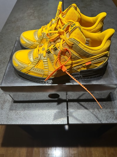Off-White × Nike Air Rubber Dunk "University Gold"