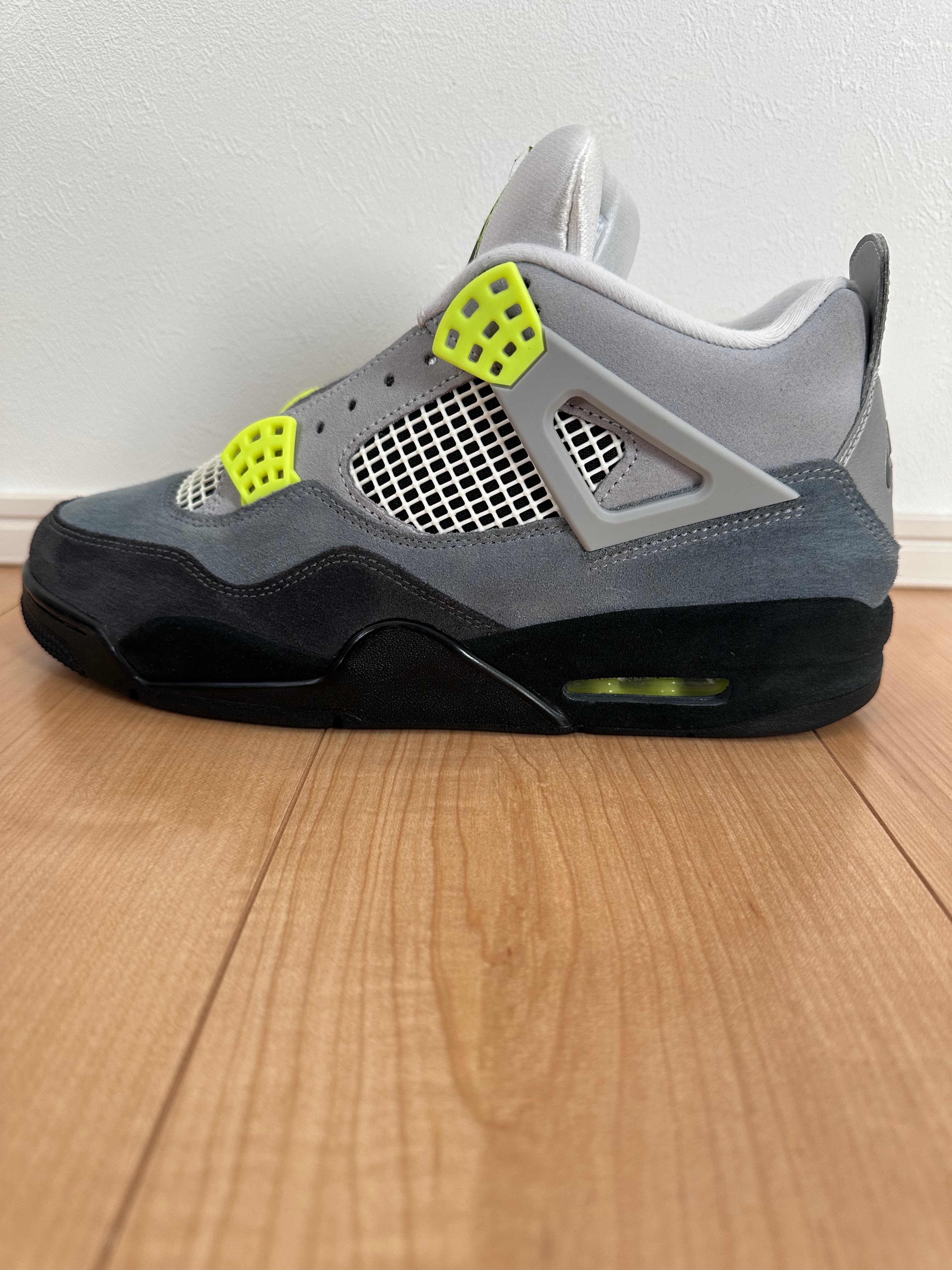 Nike Air Jordan 4 Retro LE "Neon"